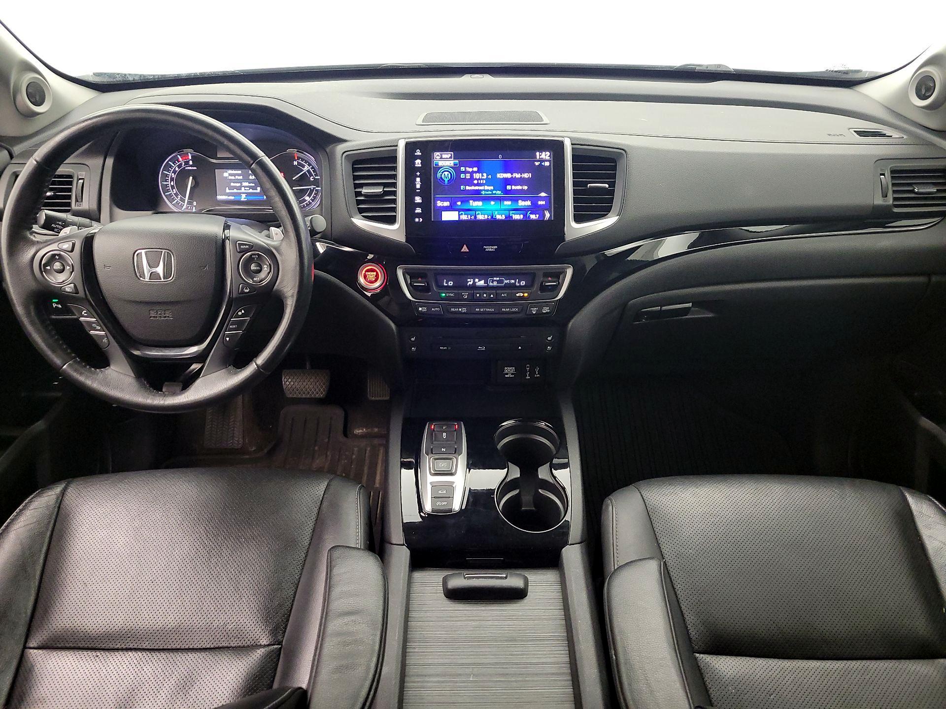 Thumbnail: 2017 Honda Pilot - 9