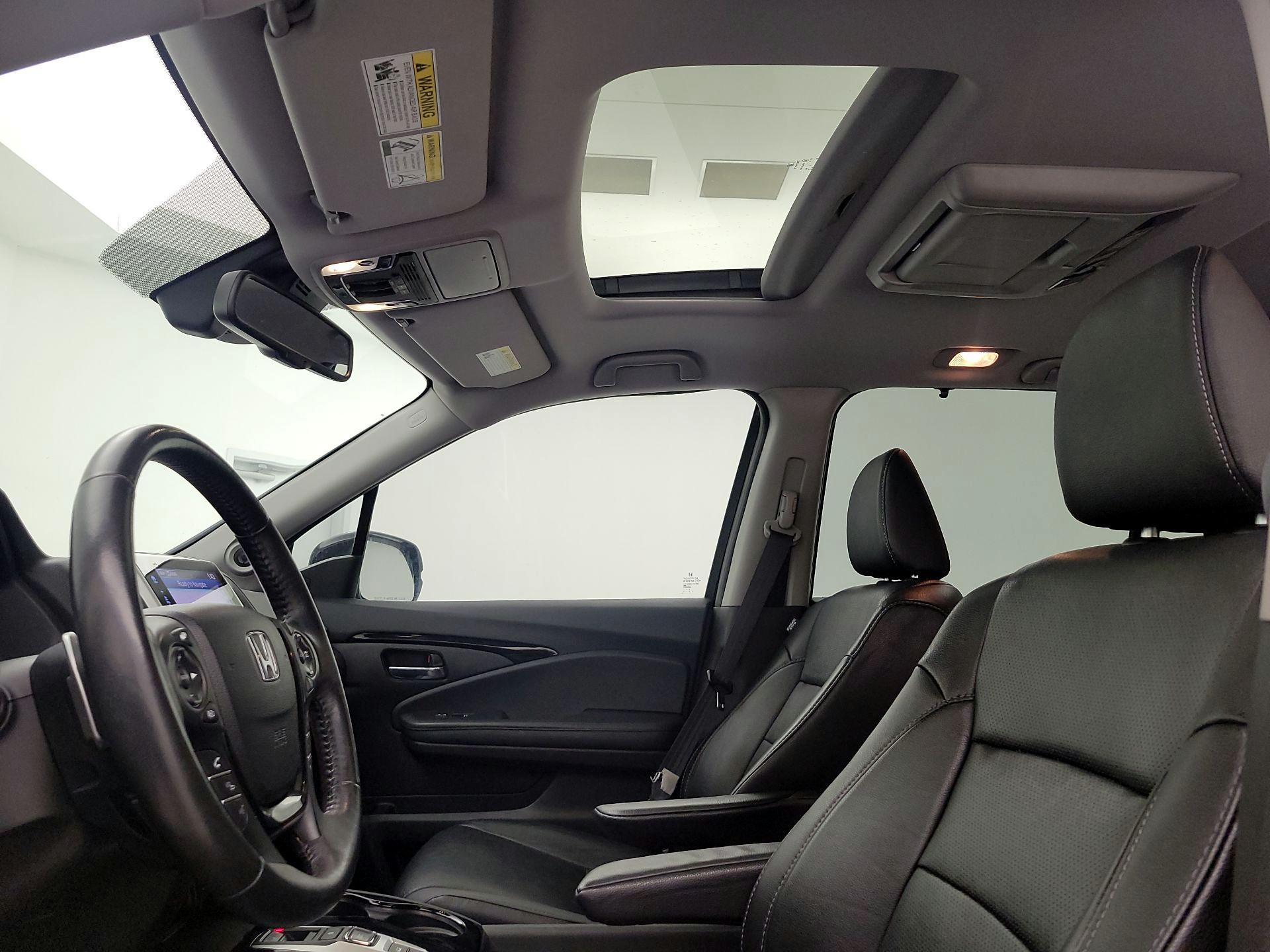 Thumbnail: 2017 Honda Pilot - 20