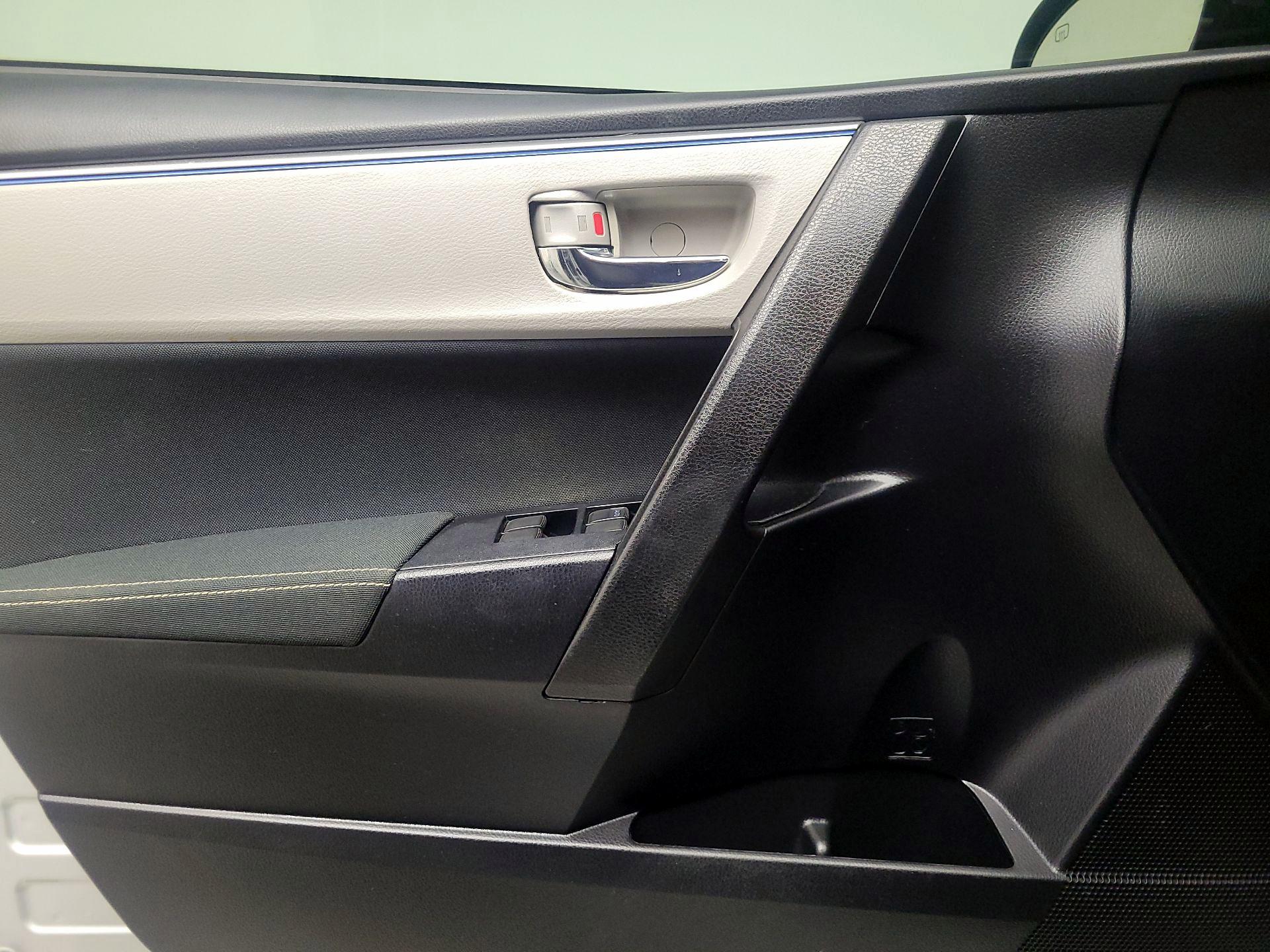 Thumbnail: 2016 Toyota Corolla - 12