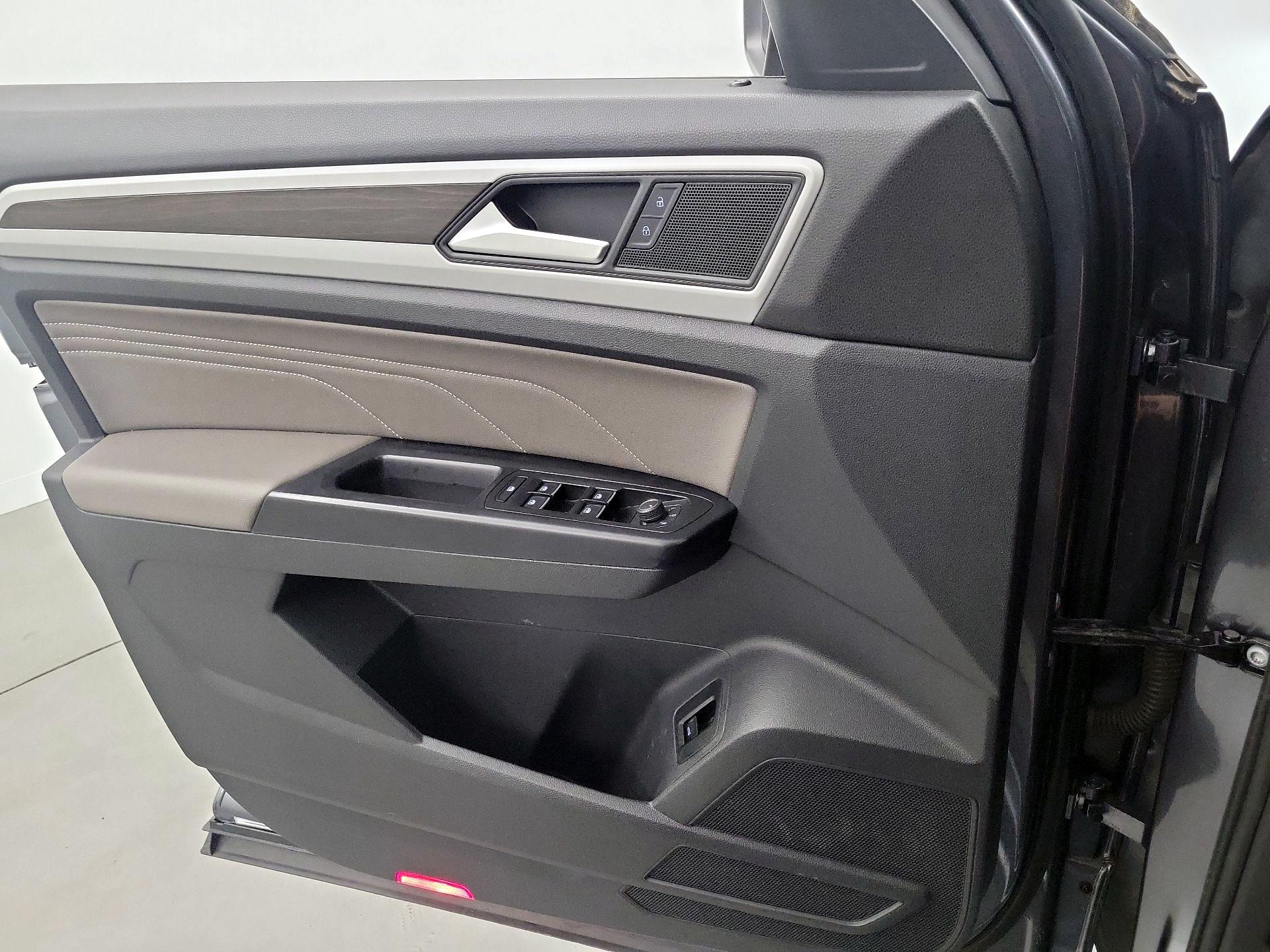 Thumbnail: 2021 Volkswagen Atlas - 12