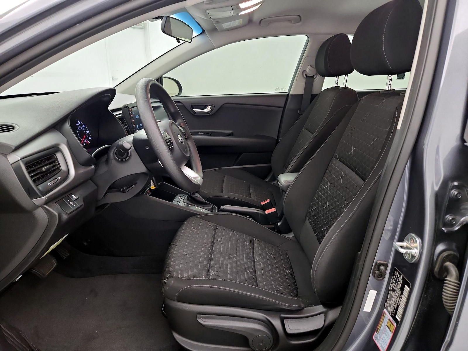 2019 Kia RIO S - Photo 12