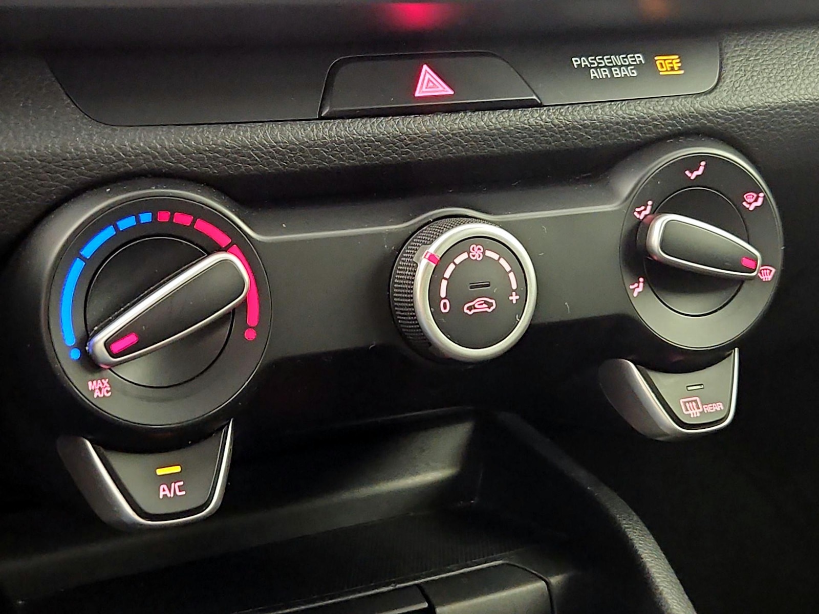 2019 Kia RIO S - Photo 17