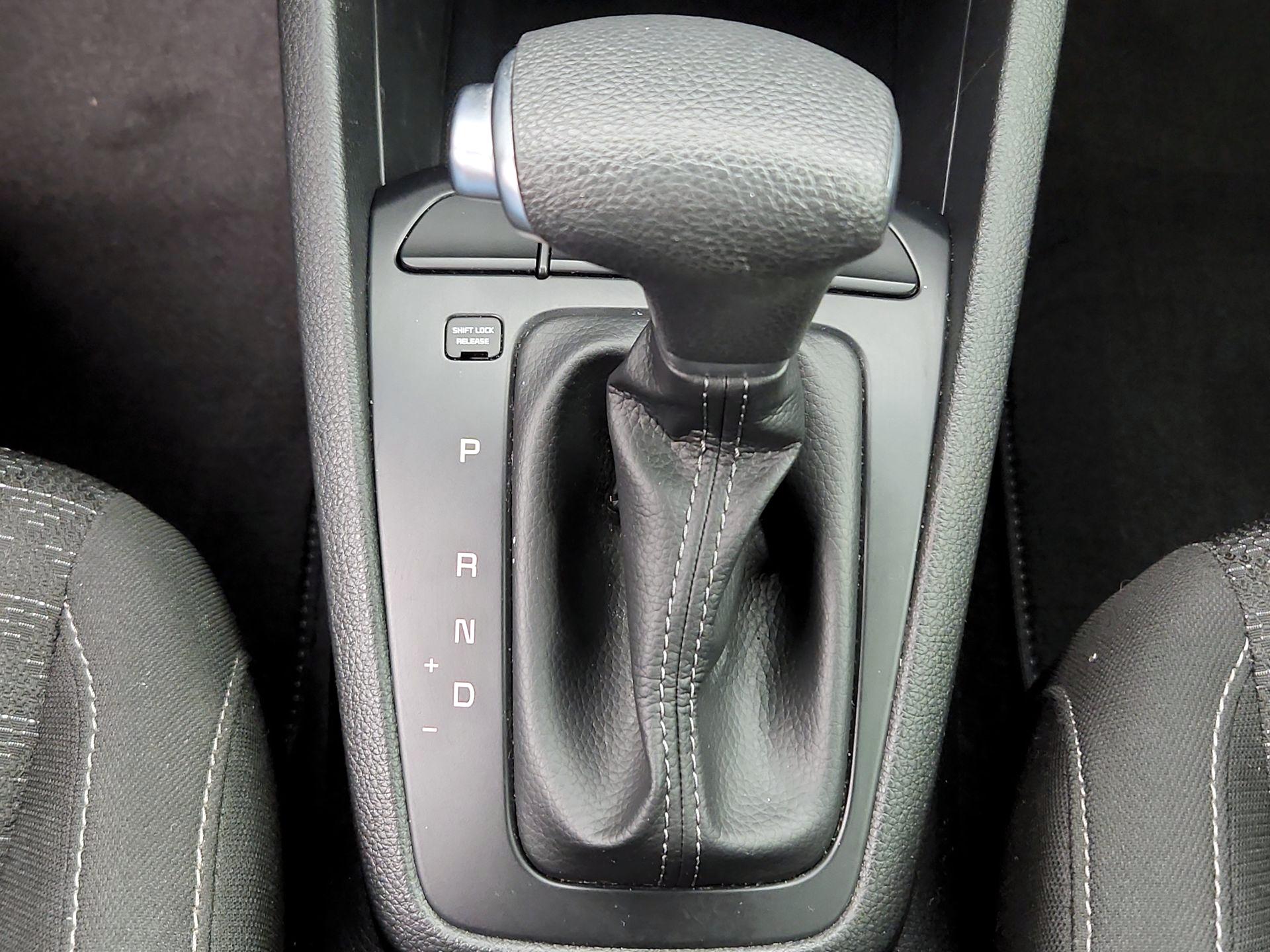 Thumbnail: 2019 Kia Rio - 17