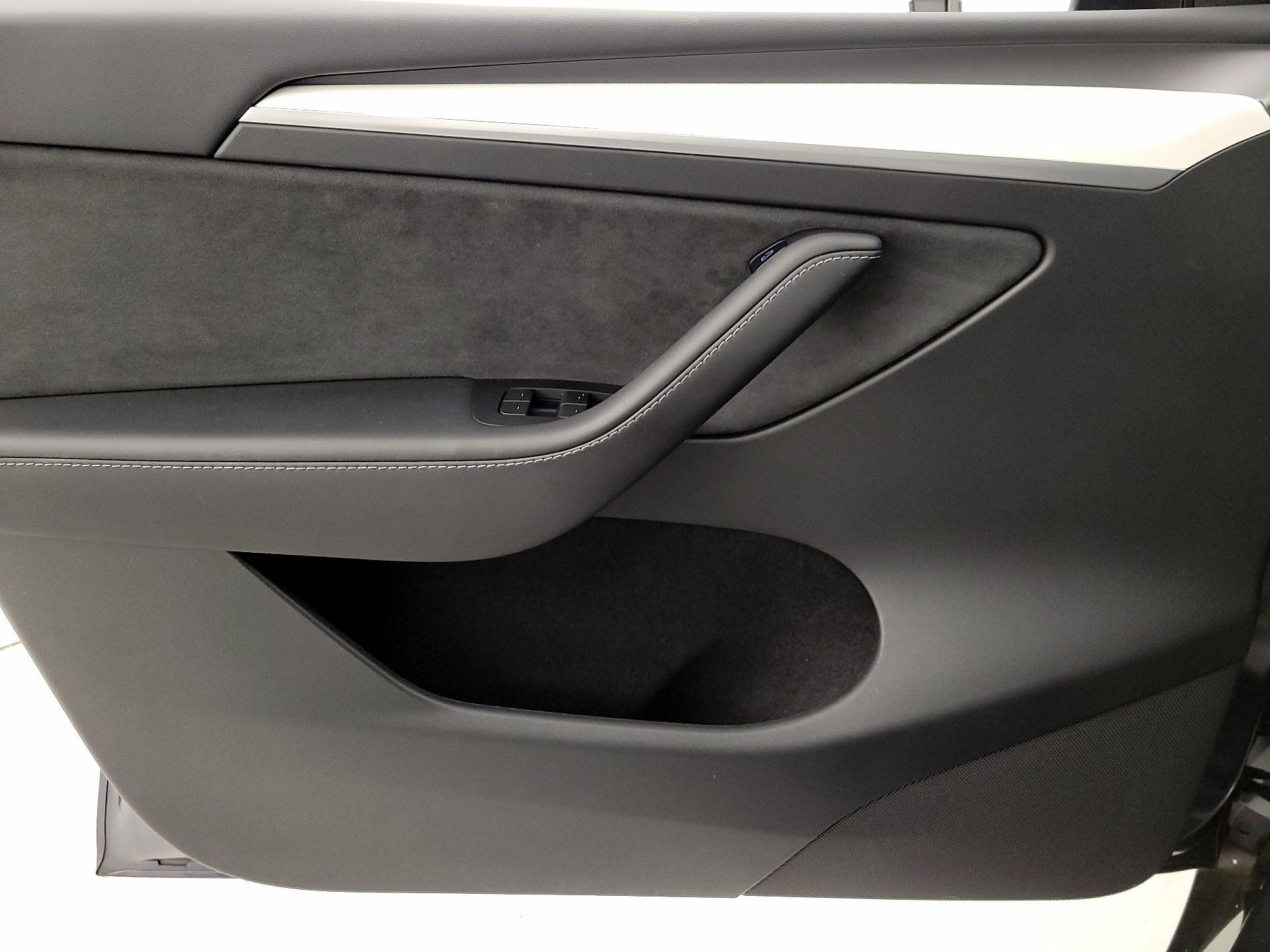 Thumbnail: 2023 Tesla Model Y - 12