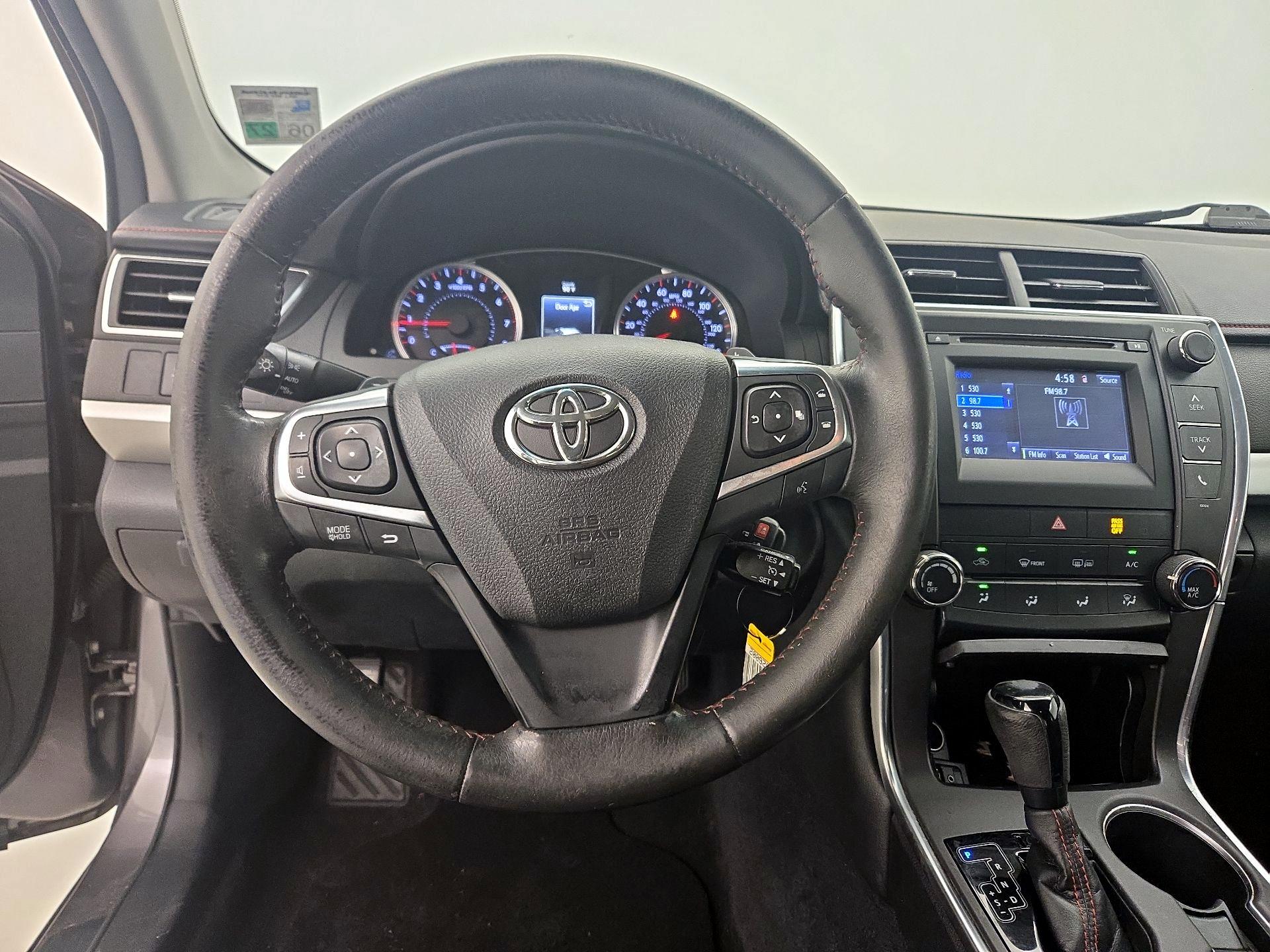 Thumbnail: 2017 Toyota Camry - 10