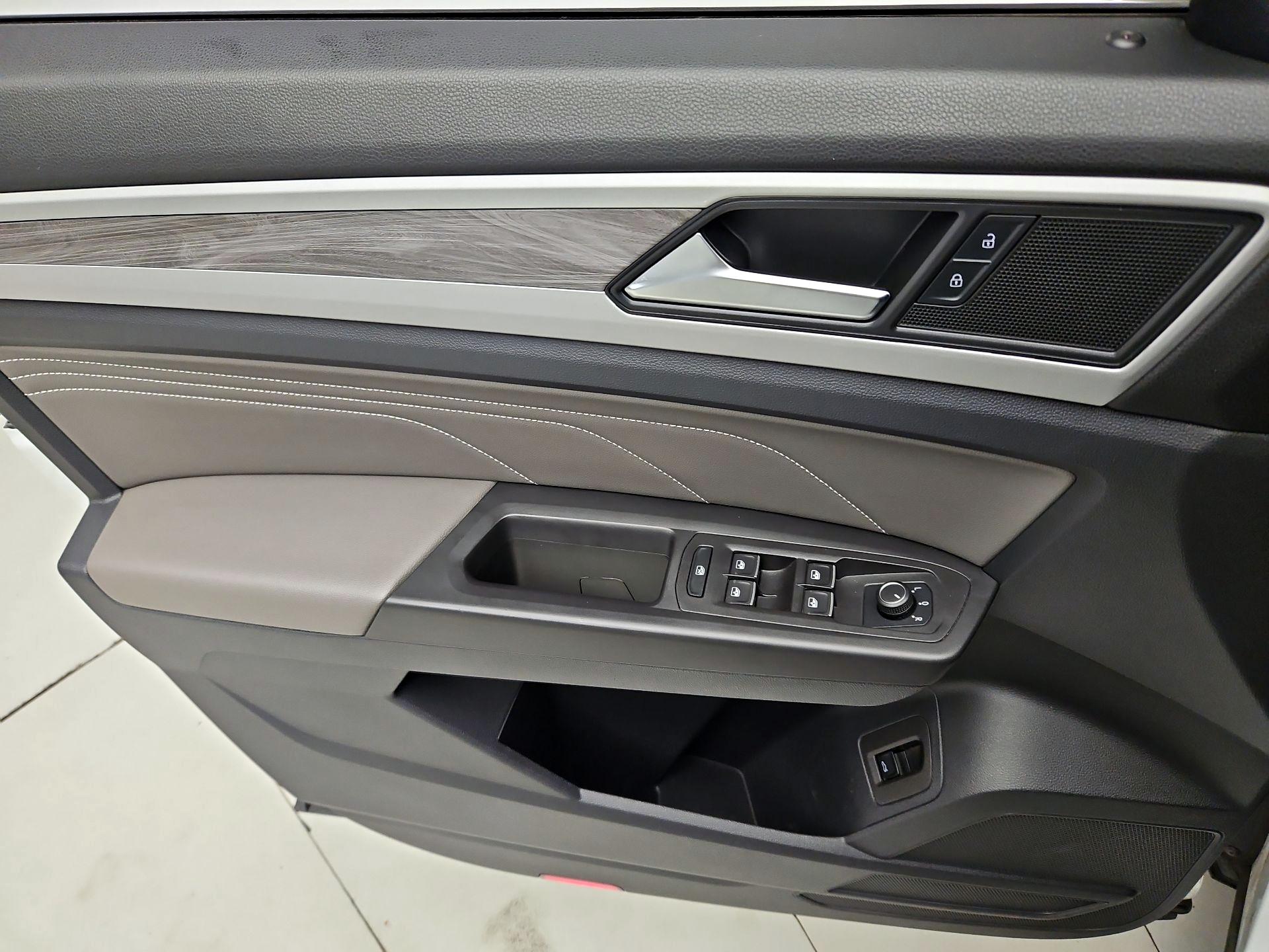 Thumbnail: 2022 Volkswagen Atlas - 12