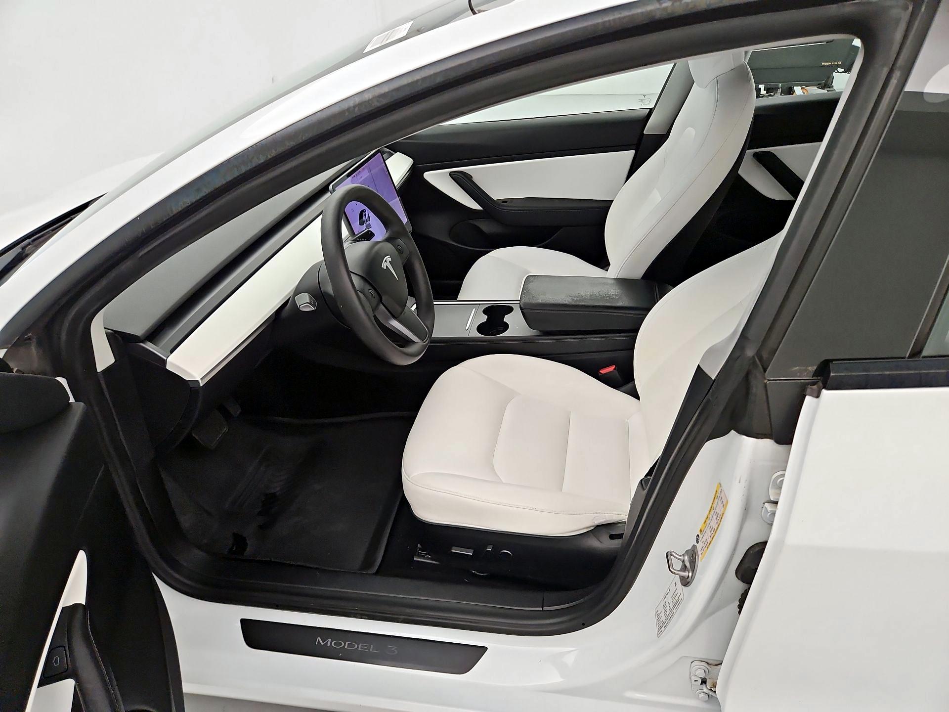 Thumbnail: 2021 Tesla Model 3 - 11