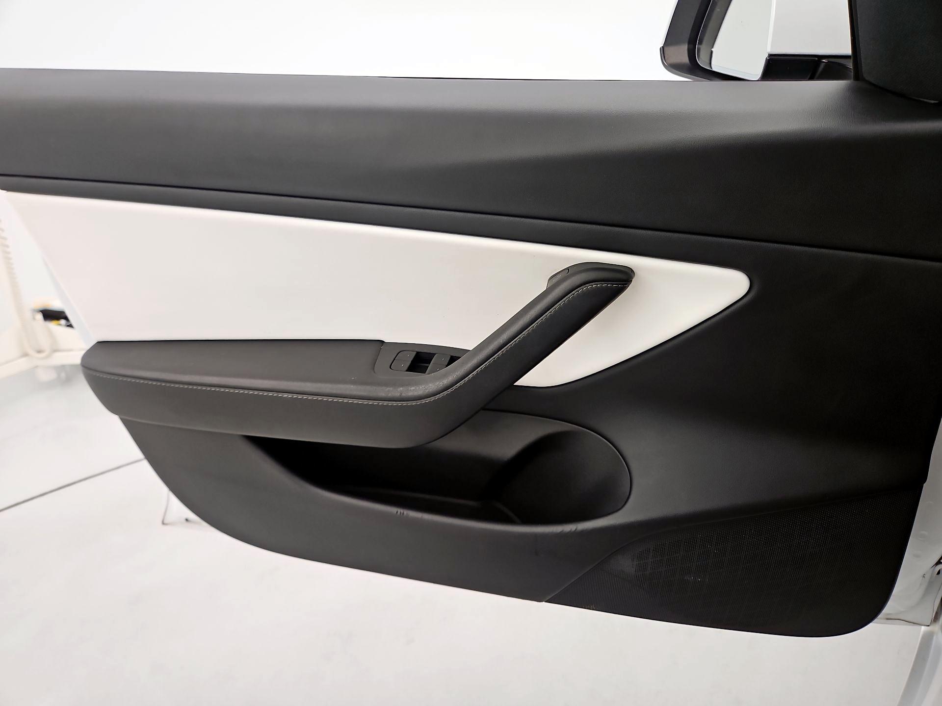 Thumbnail: 2021 Tesla Model 3 - 12