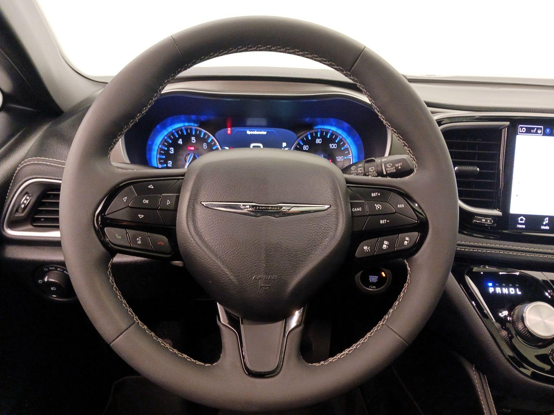 Thumbnail: 2024 Chrysler Pacifica - 10