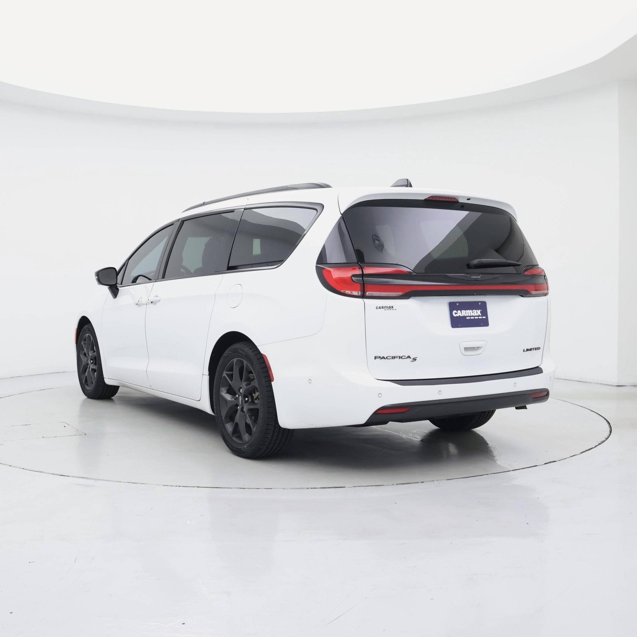 Thumbnail: 2024 Chrysler Pacifica - 2