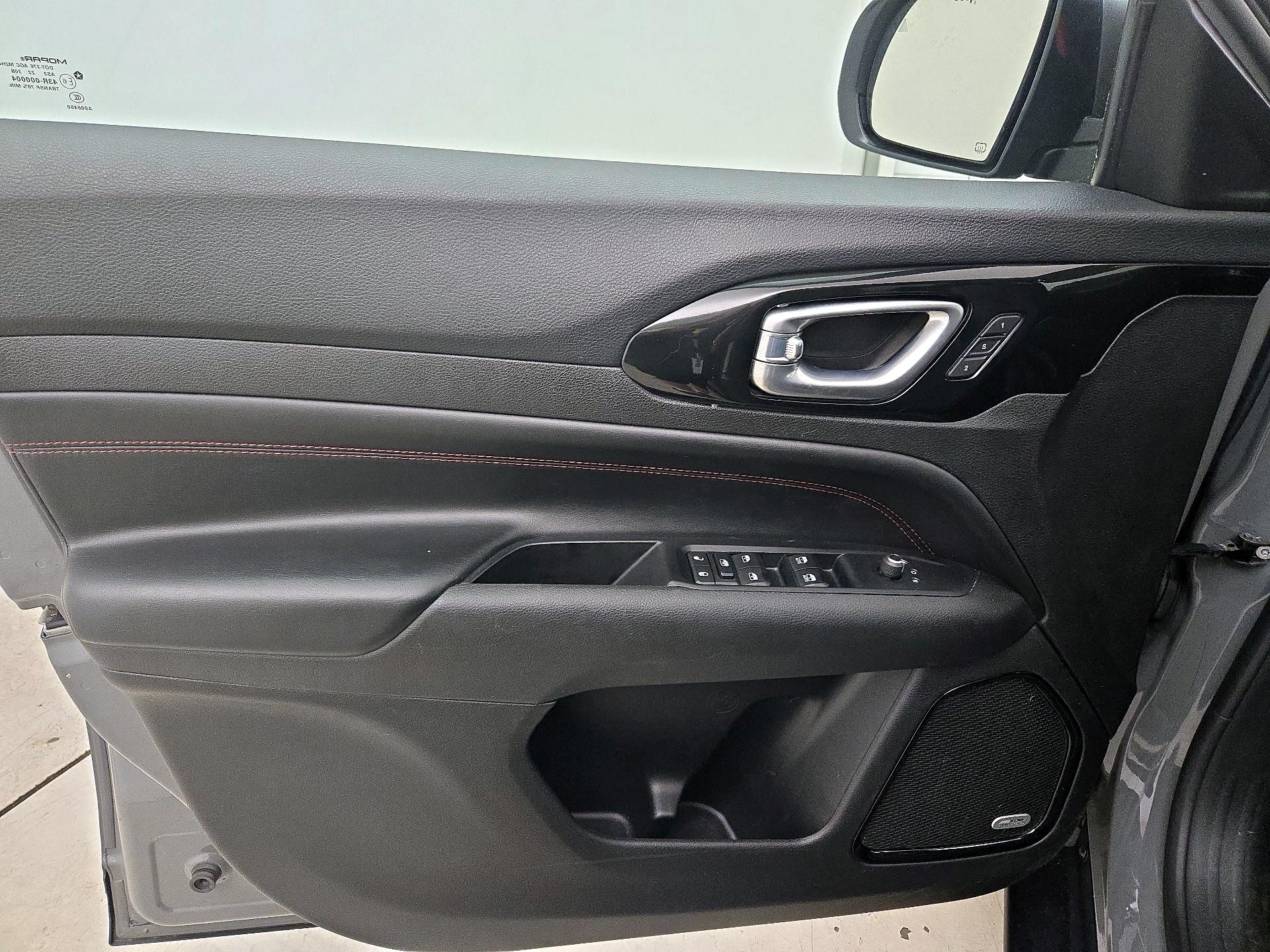 Thumbnail: 2022 Jeep Compass - 12