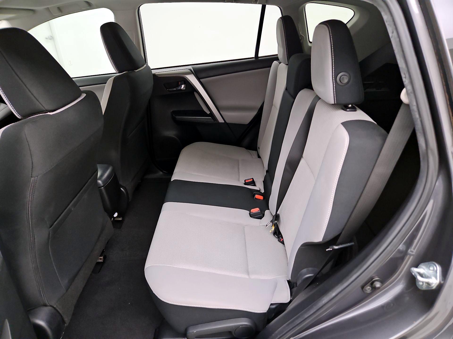 Thumbnail: 2017 Toyota RAV4 - 20