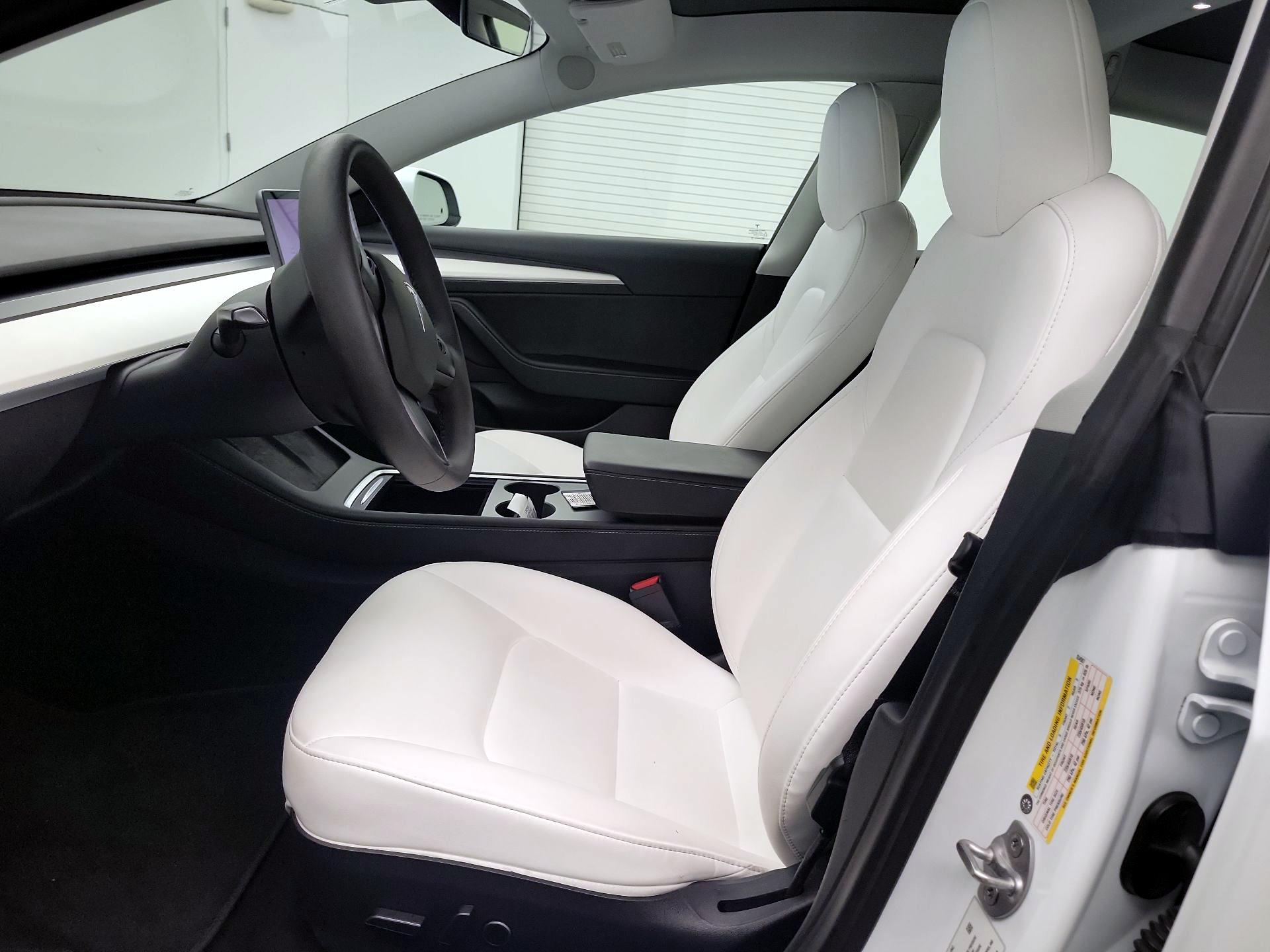 Thumbnail: 2021 Tesla Model 3 - 11