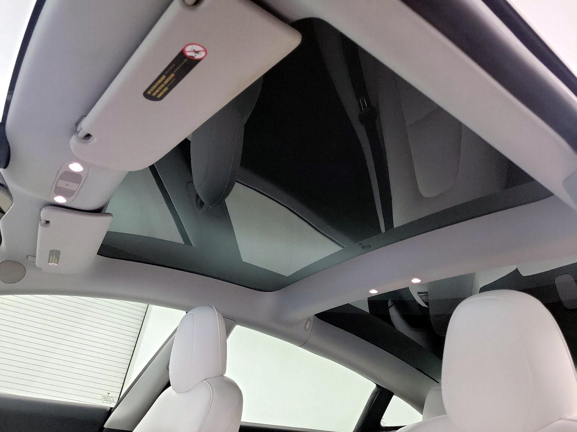 Thumbnail: 2021 Tesla Model 3 - 17