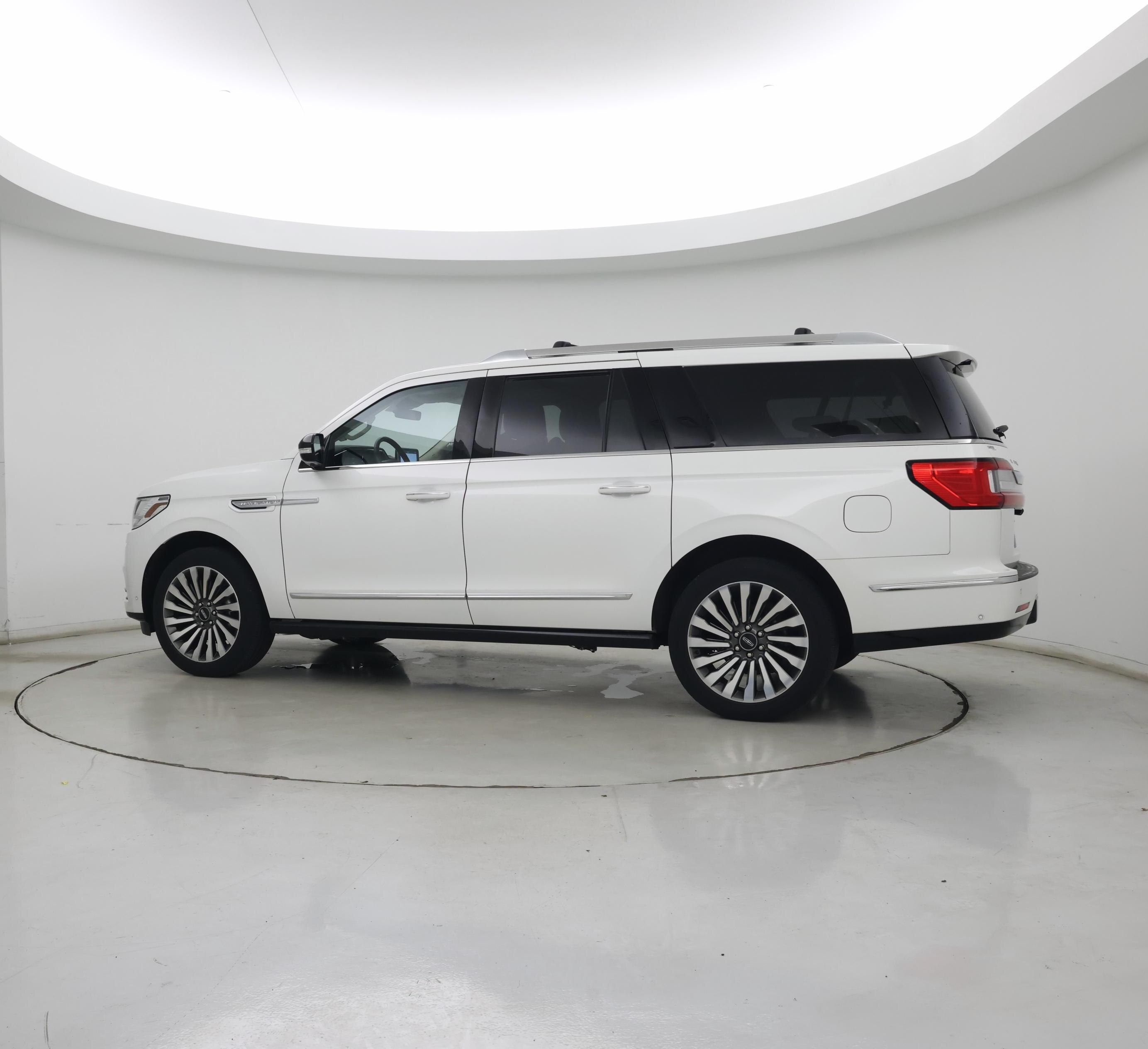 Thumbnail: 2020 Lincoln Navigator L - 3