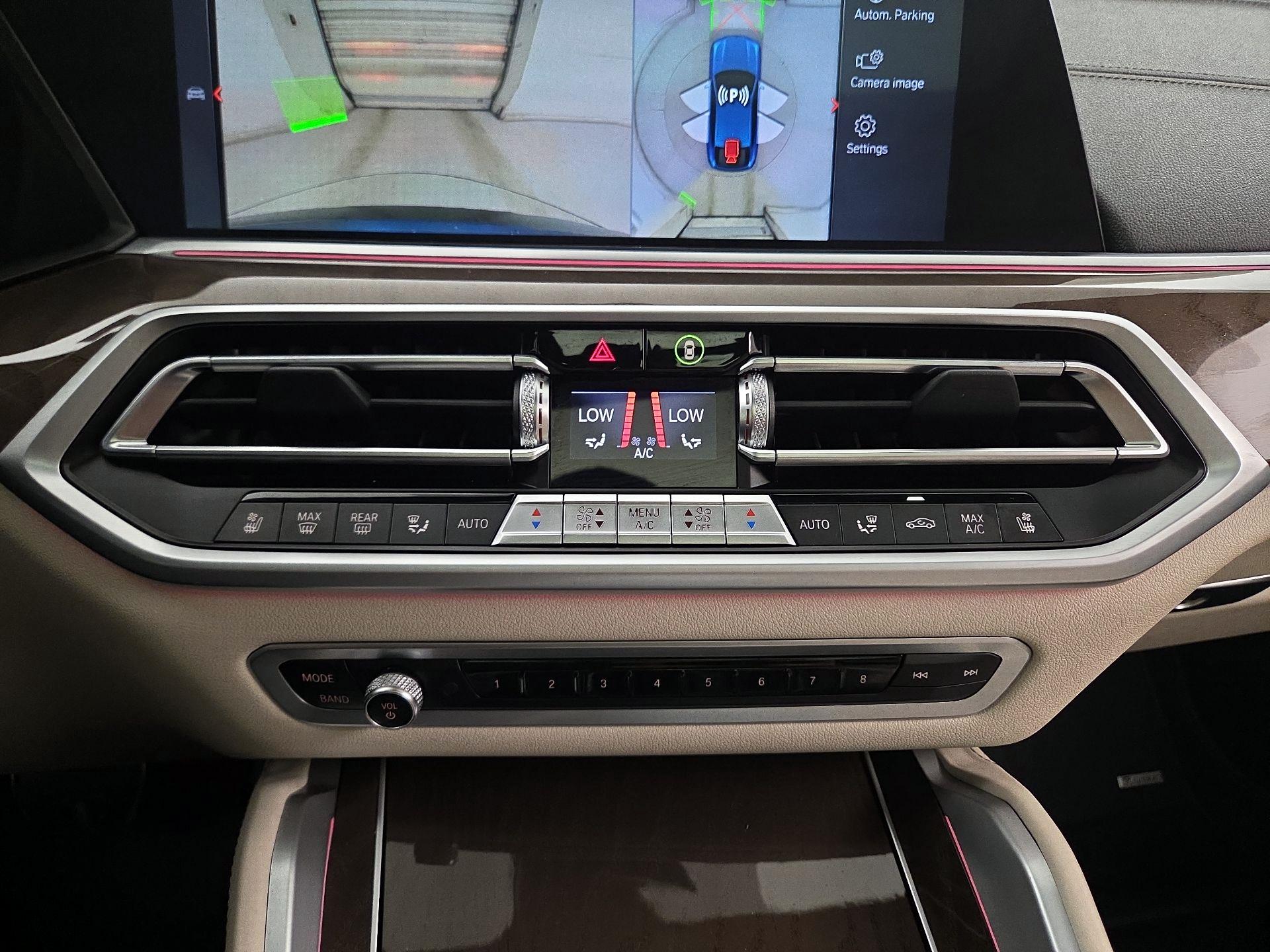Thumbnail: 2022 BMW X6 - 17