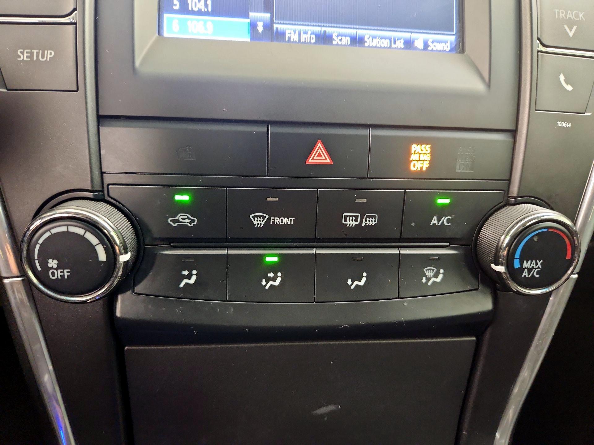 Thumbnail: 2017 Toyota Camry - 16