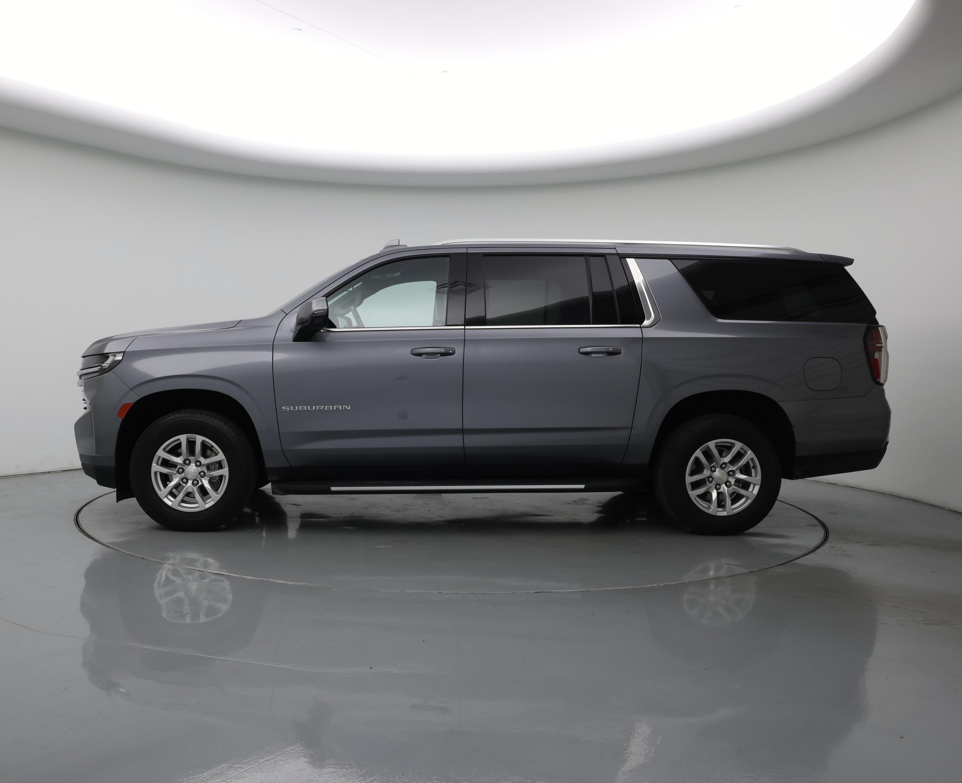 Thumbnail: 2022 Chevrolet Suburban - 3