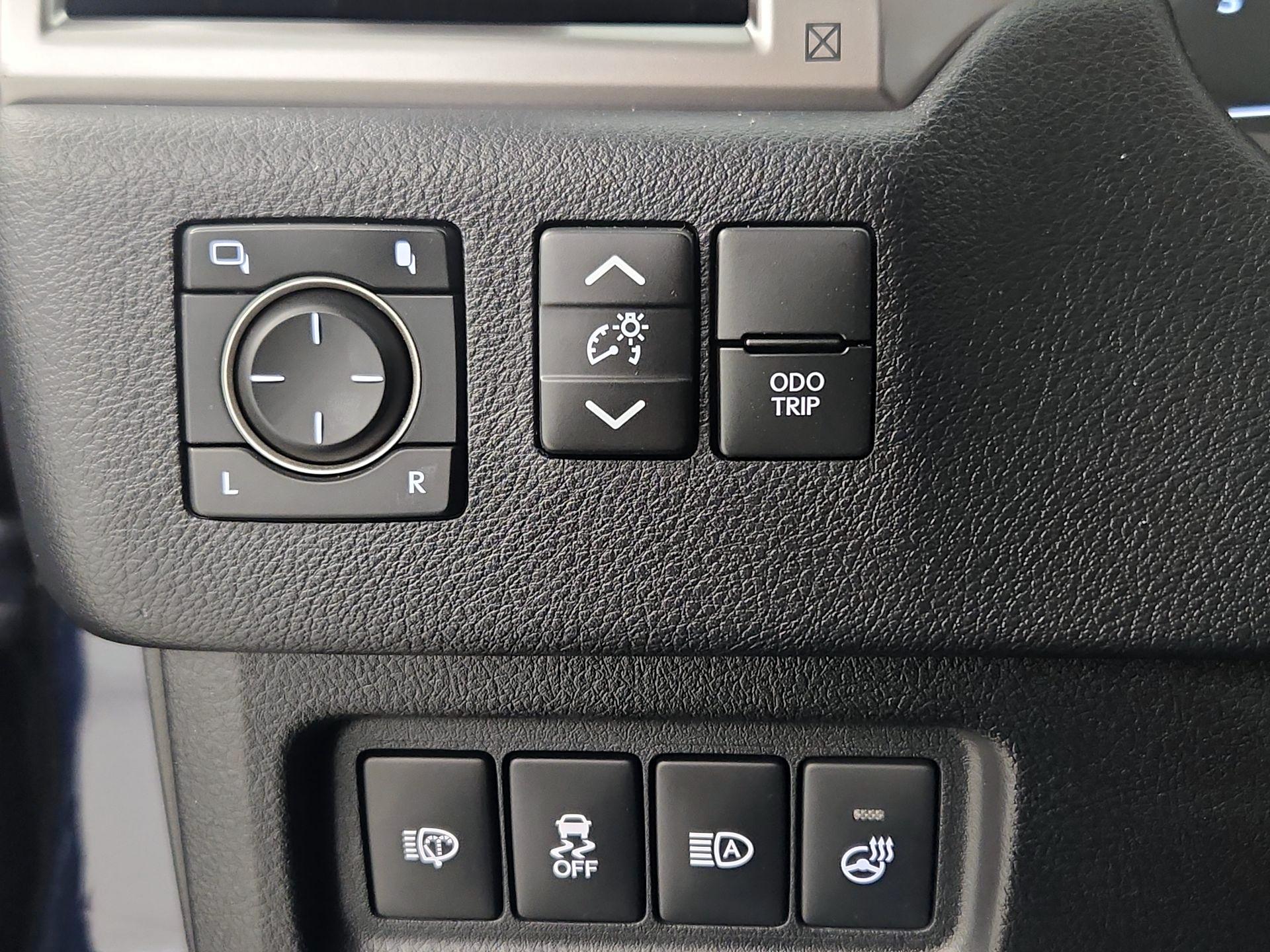 Thumbnail: 2023 Lexus GX - 13