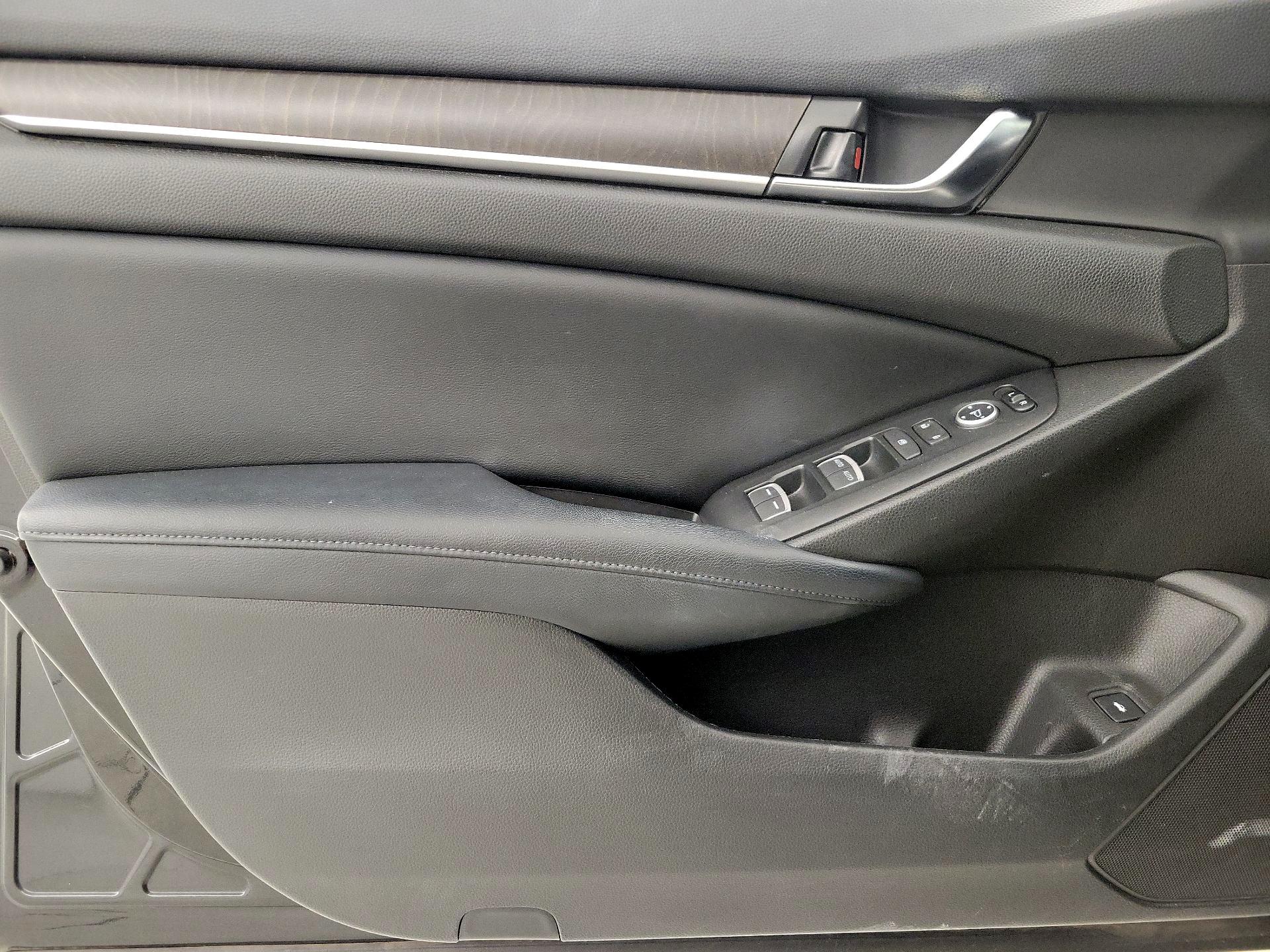 Thumbnail: 2018 Honda Accord - 12