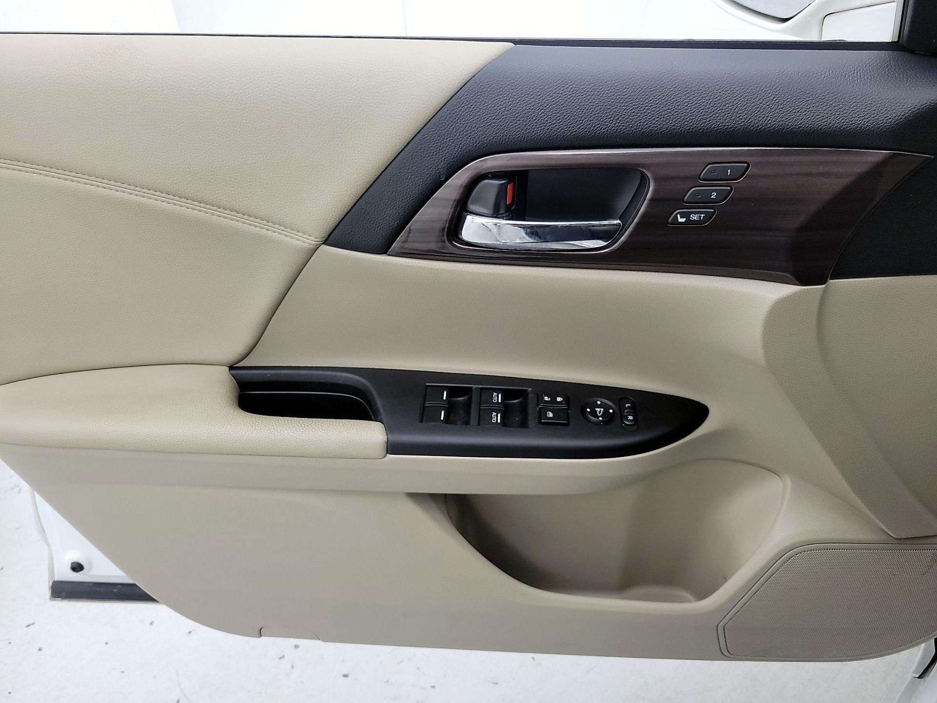 Thumbnail: 2017 Honda Accord - 12