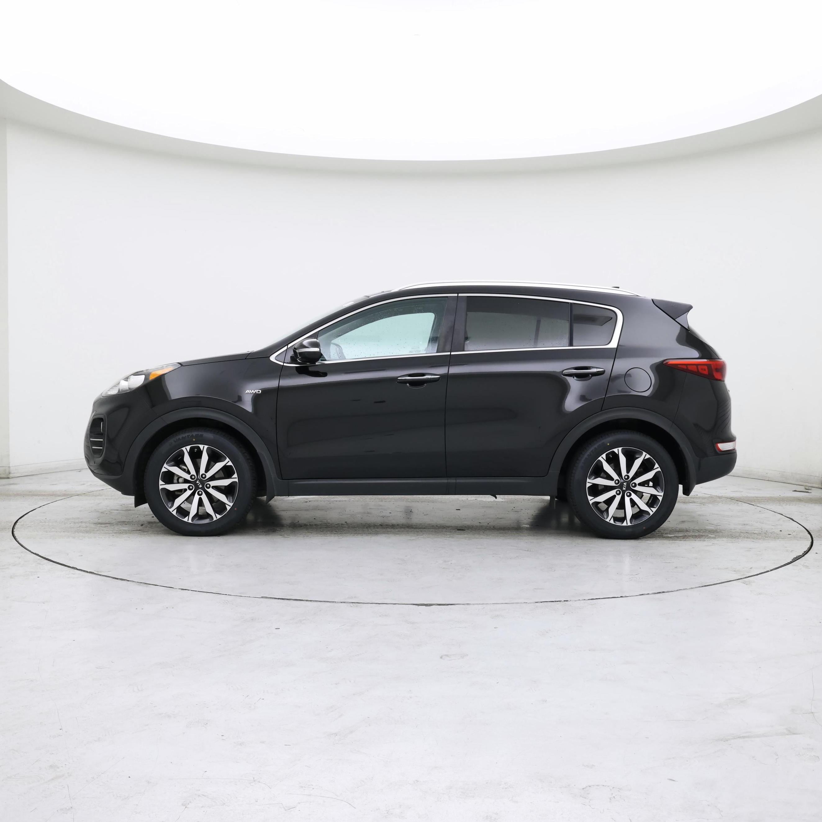 Thumbnail: 2017 Kia Sportage - 3