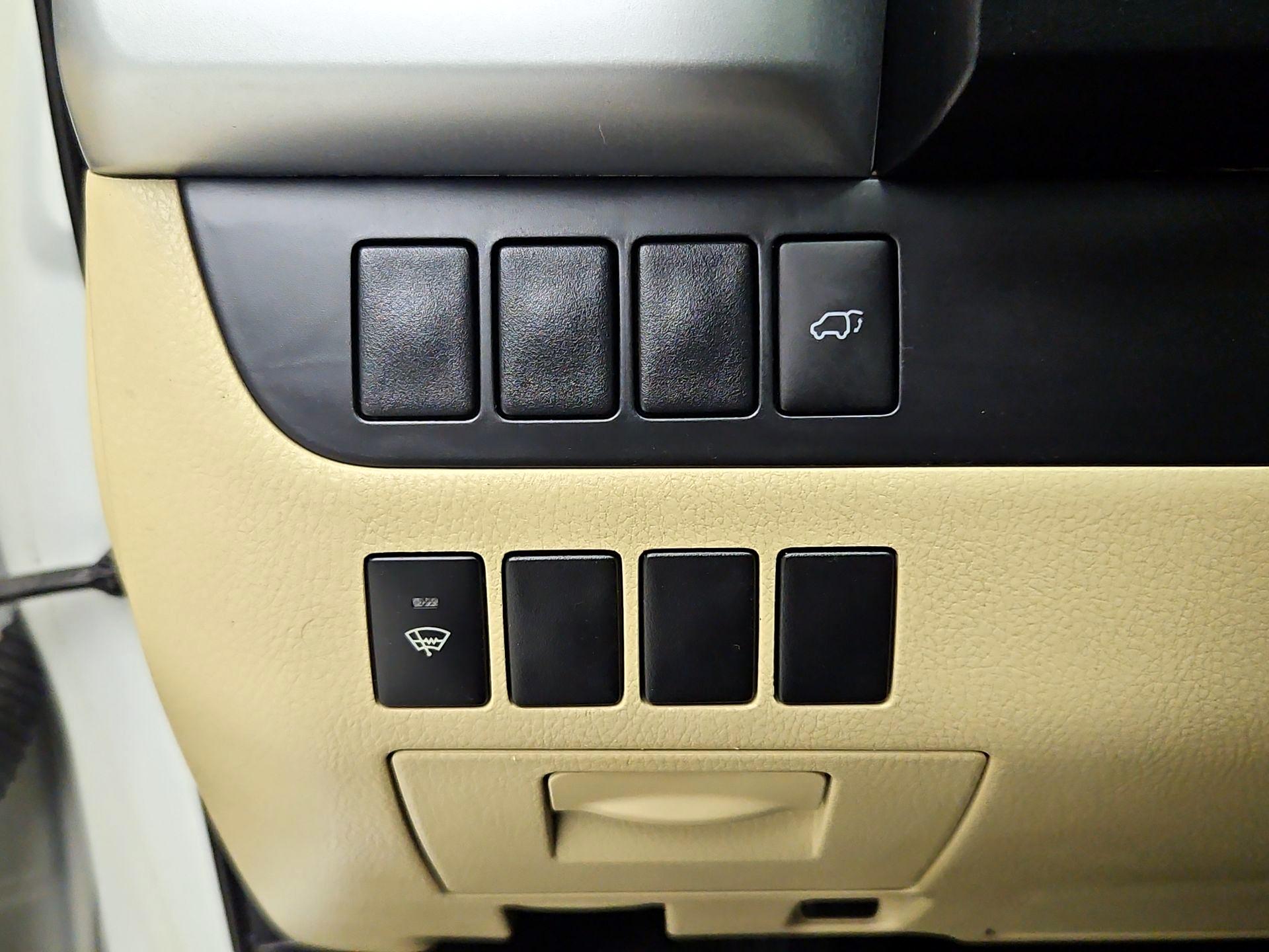 Thumbnail: 2016 Toyota Highlander - 13