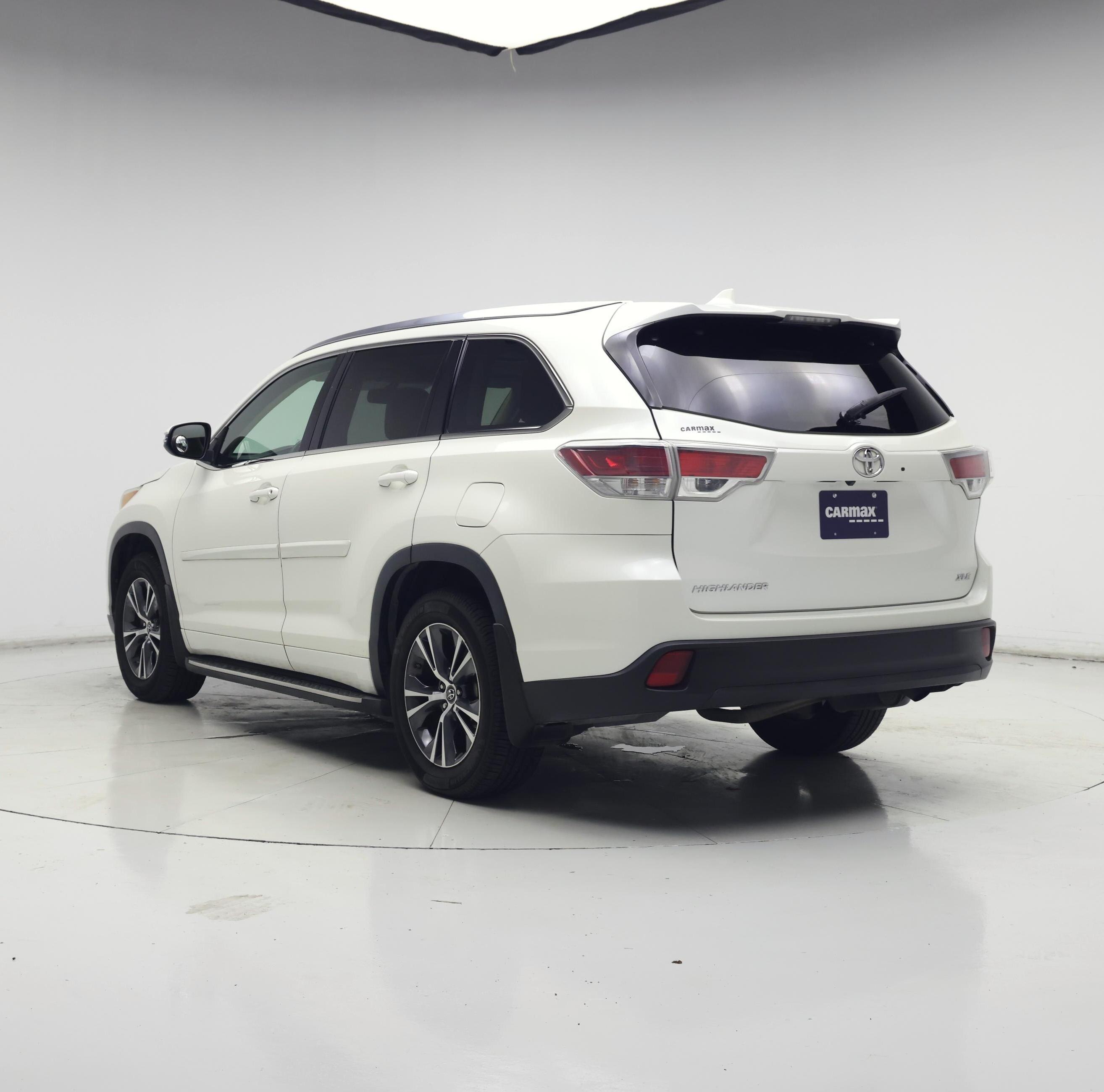 Thumbnail: 2016 Toyota Highlander - 2
