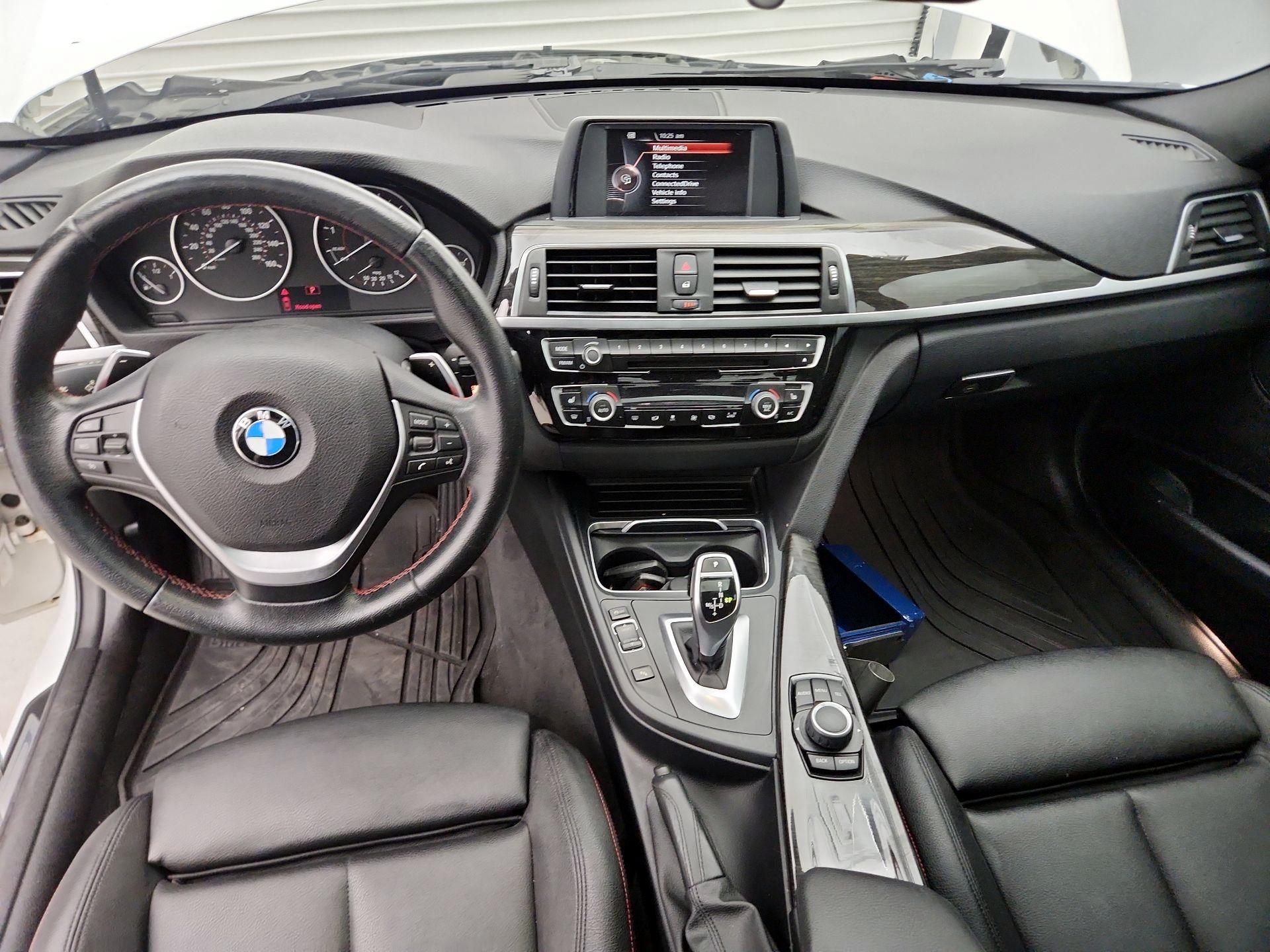 Thumbnail: 2016 BMW 3 Series - 9