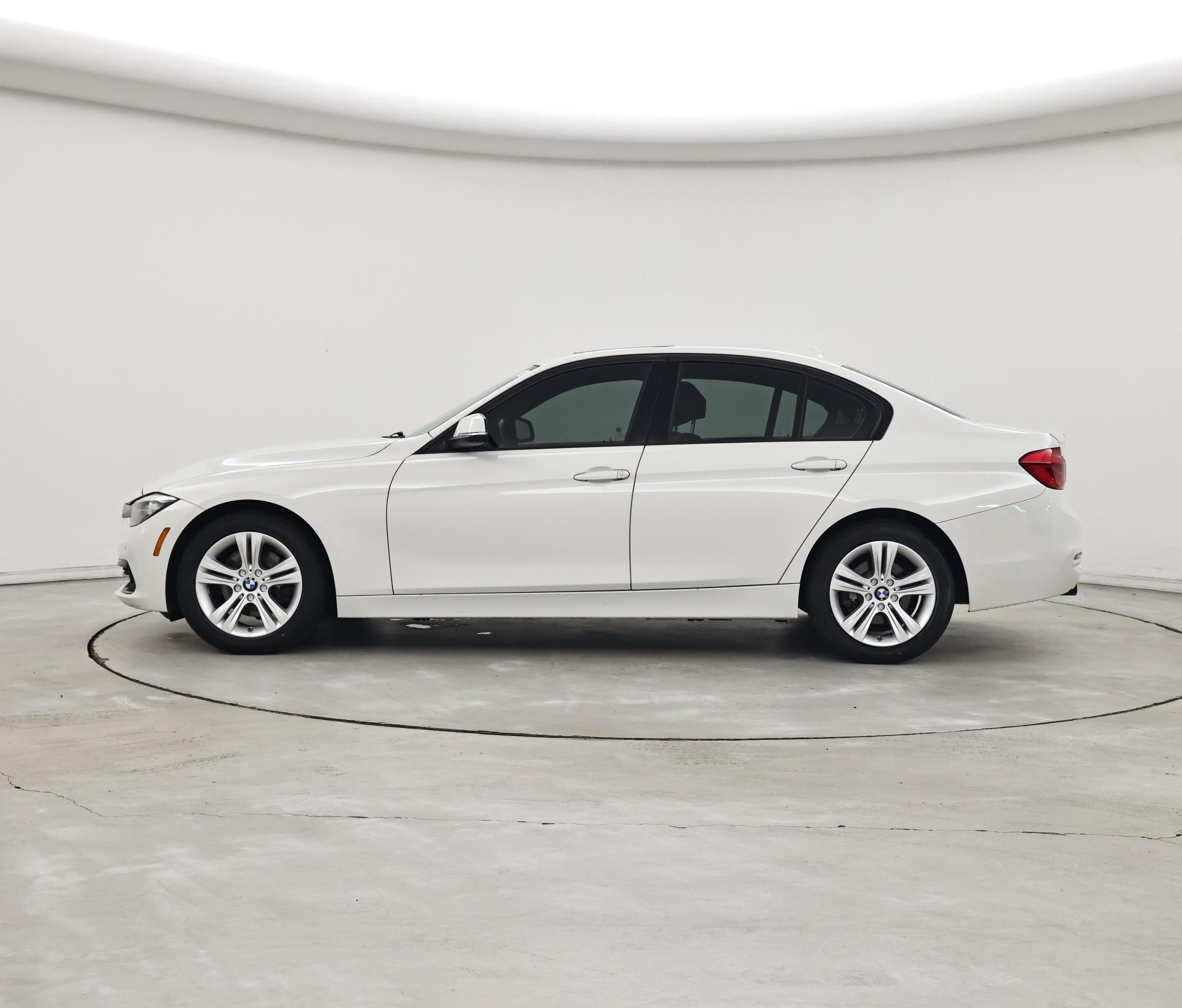 Thumbnail: 2016 BMW 3 Series - 3