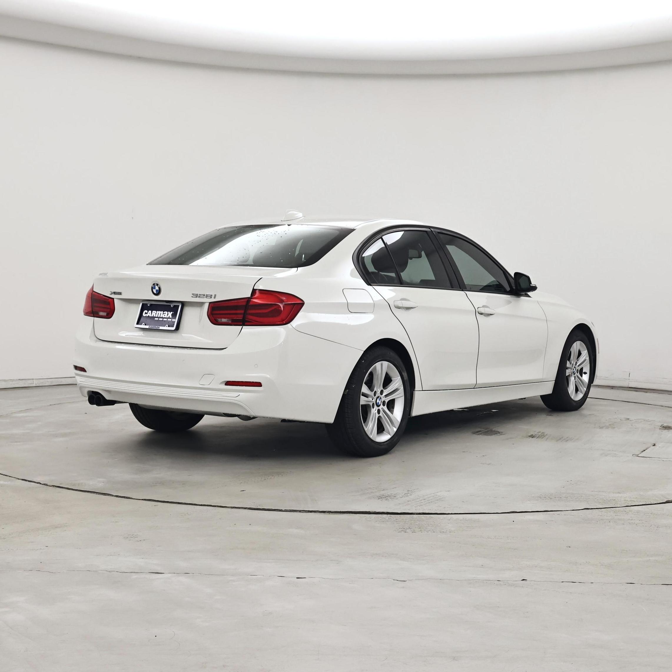 Thumbnail: 2016 BMW 3 Series - 8