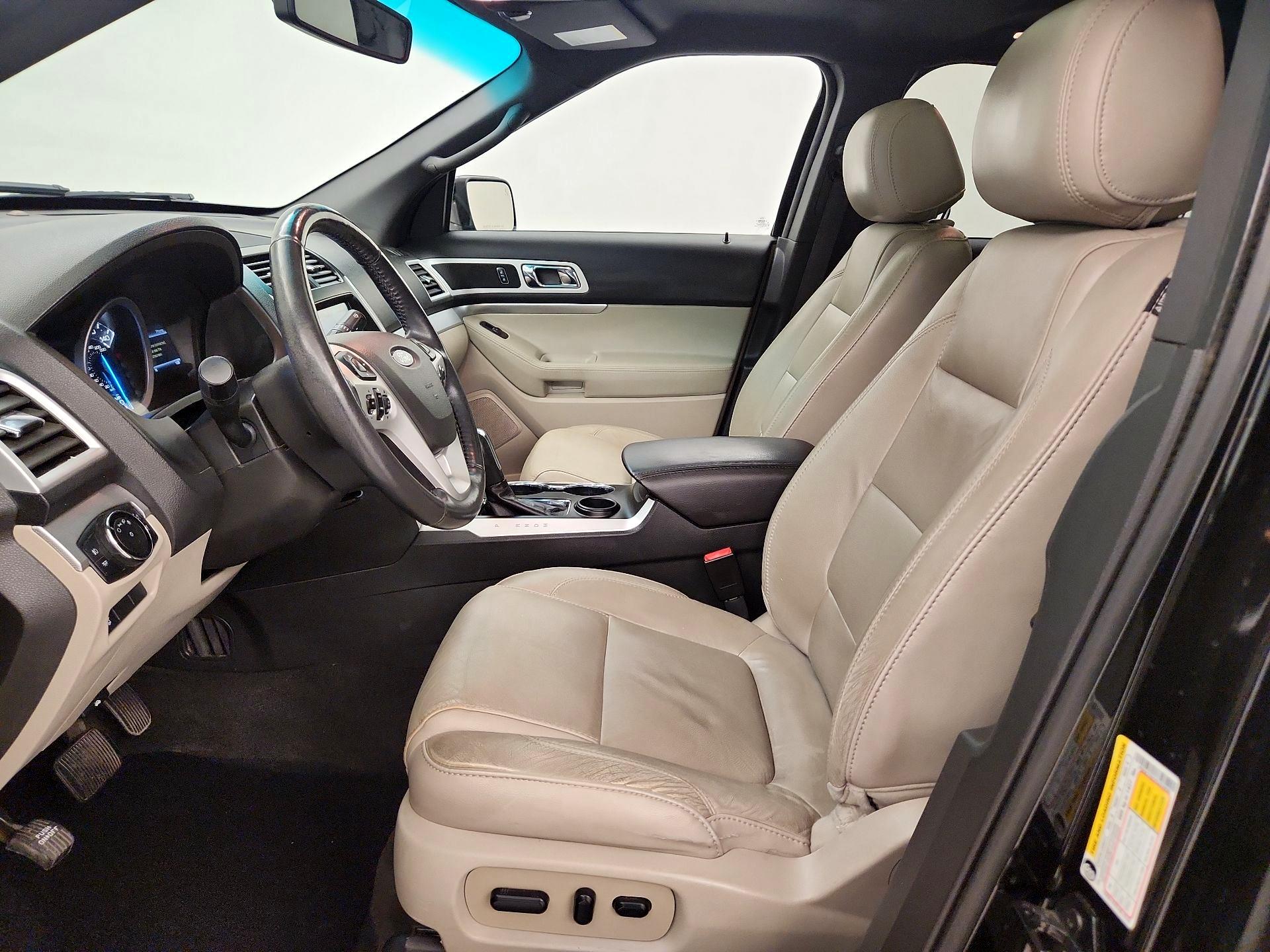Thumbnail: 2015 Ford Explorer - 11
