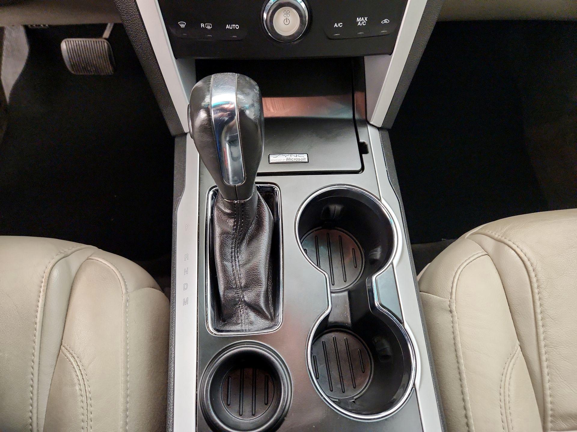 Thumbnail: 2015 Ford Explorer - 18