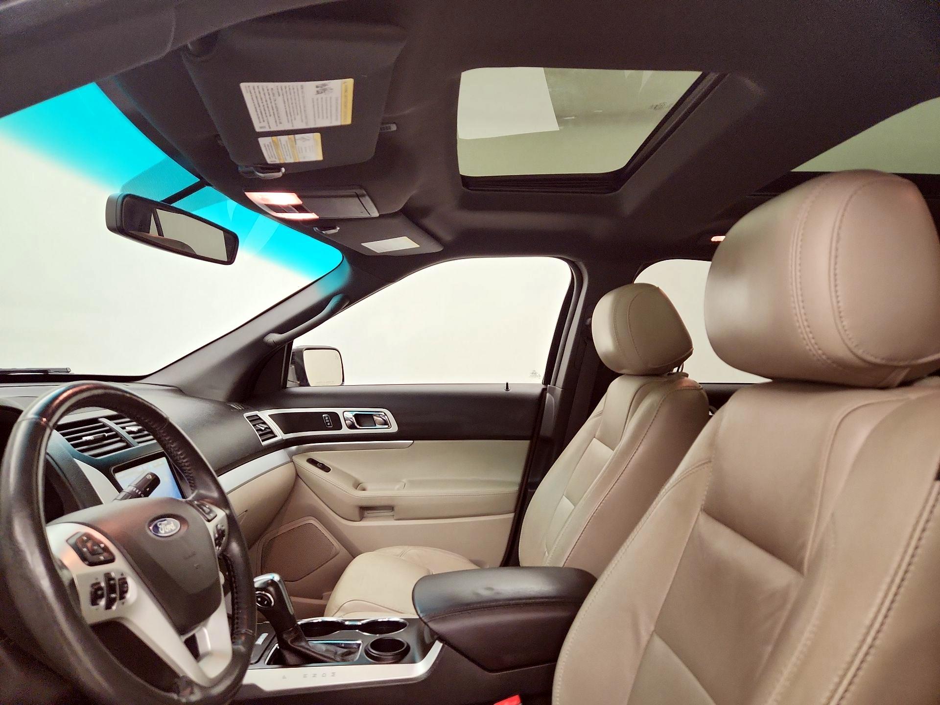 Thumbnail: 2015 Ford Explorer - 20