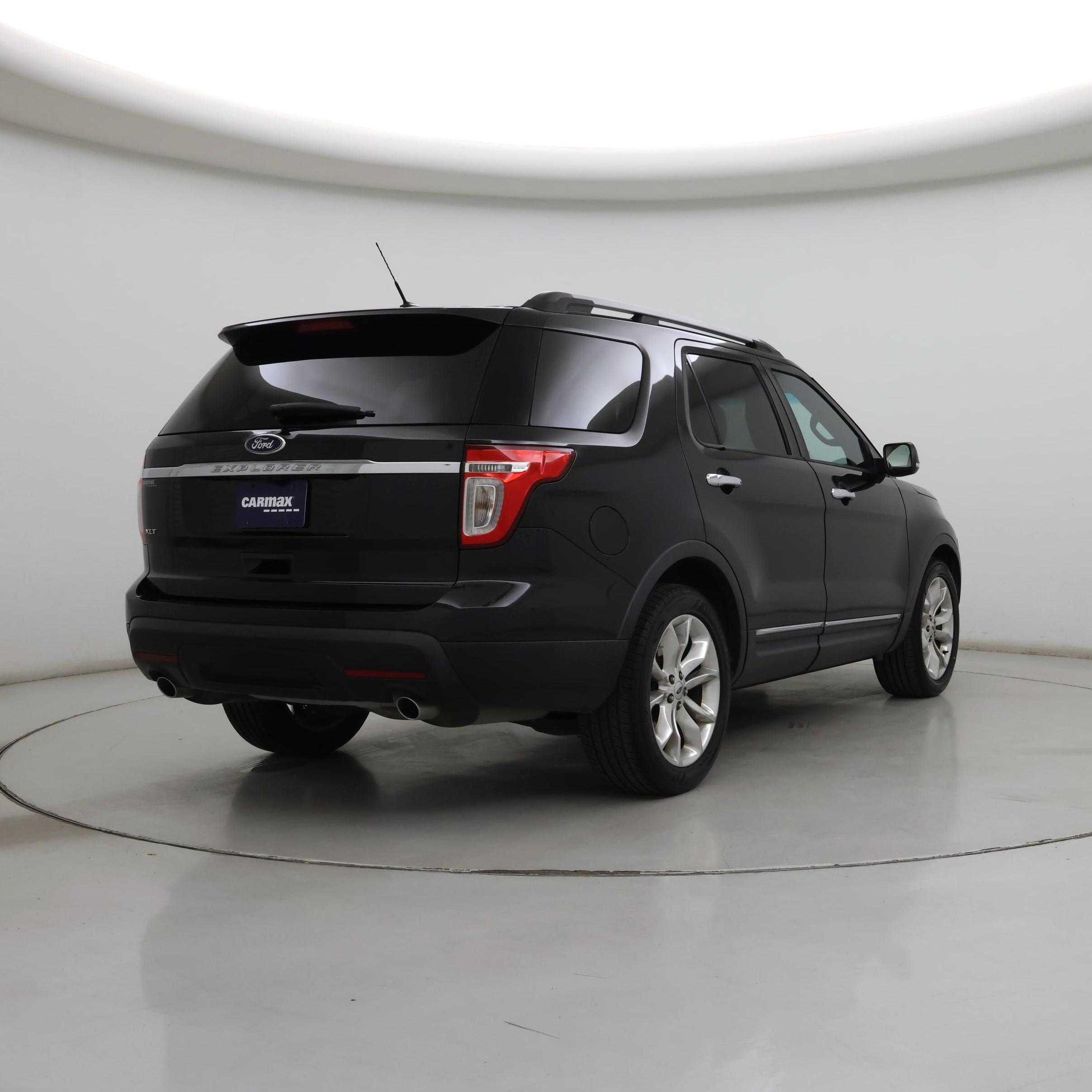 Thumbnail: 2015 Ford Explorer - 8