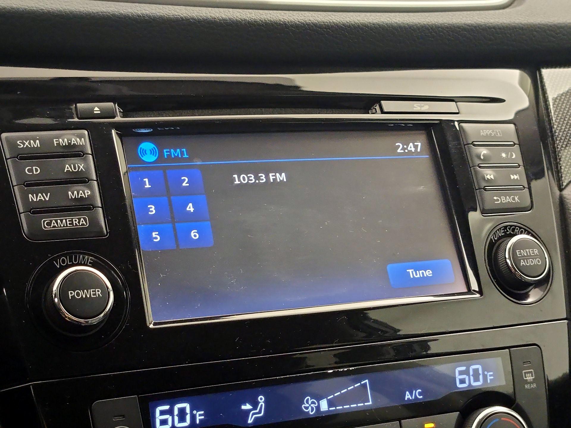Thumbnail: 2015 Nissan Rogue - 16
