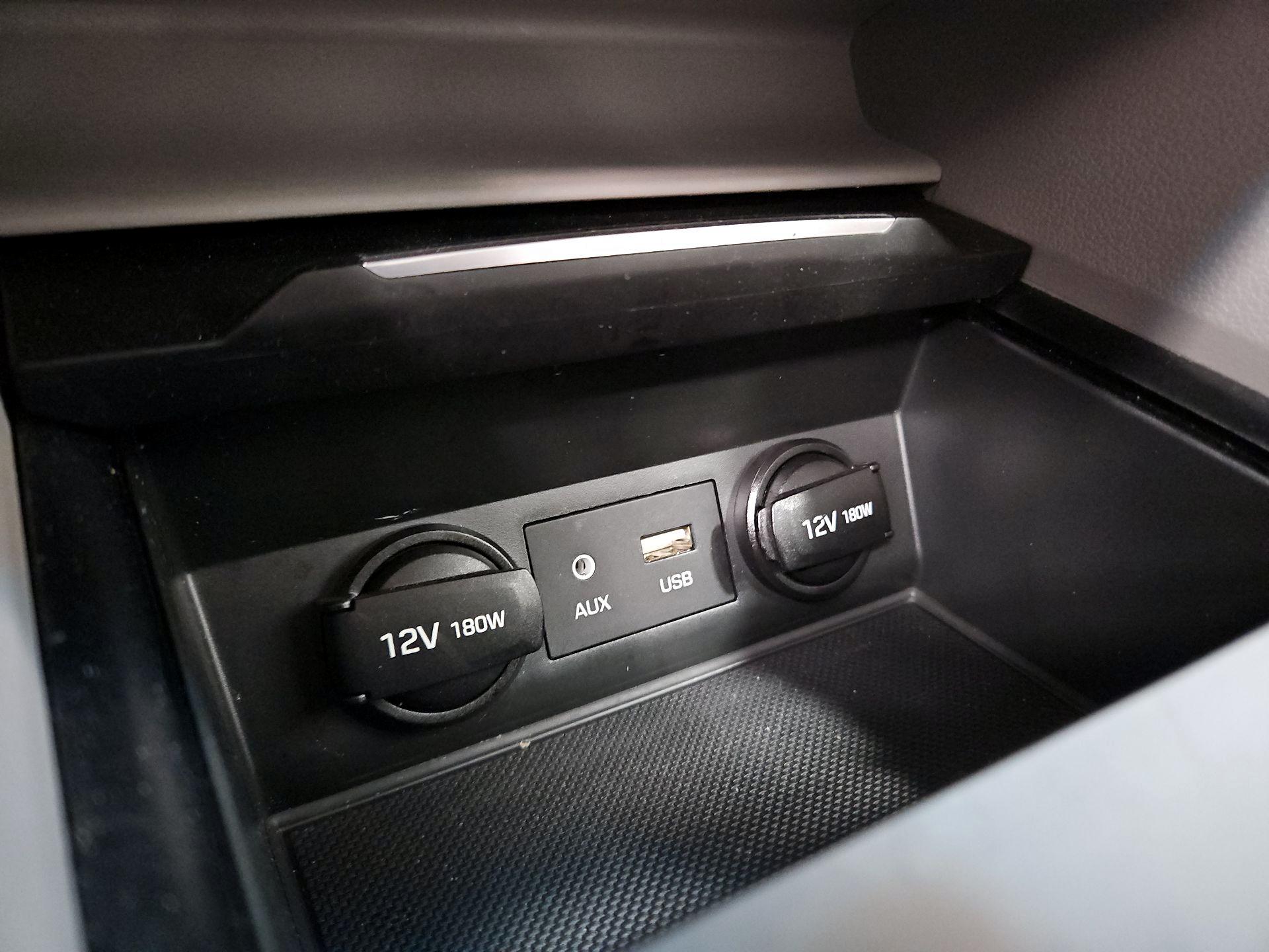 Thumbnail: 2018 Hyundai Elantra - 18