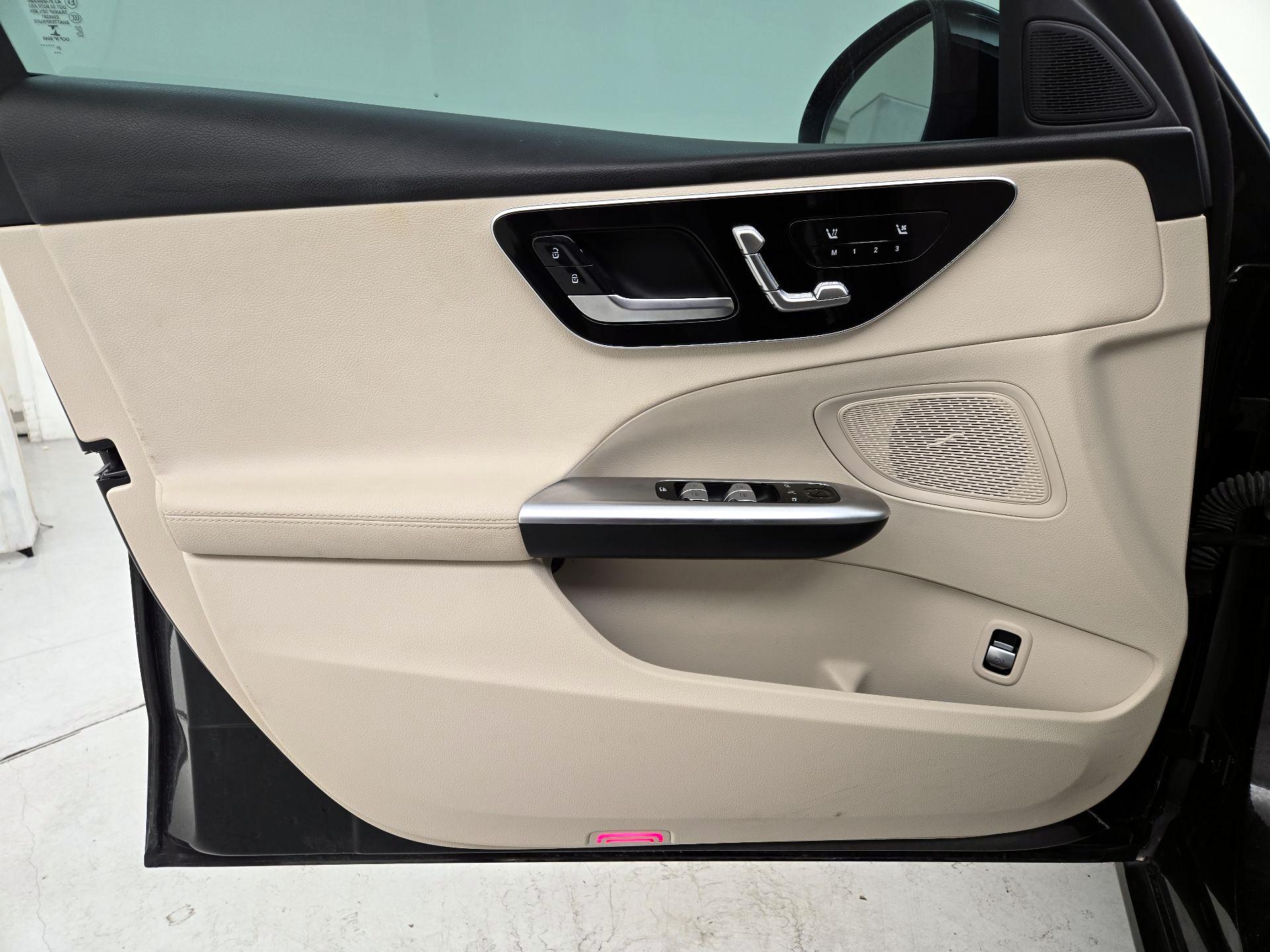 Thumbnail: 2022 Mercedes-Benz C-Class - 12