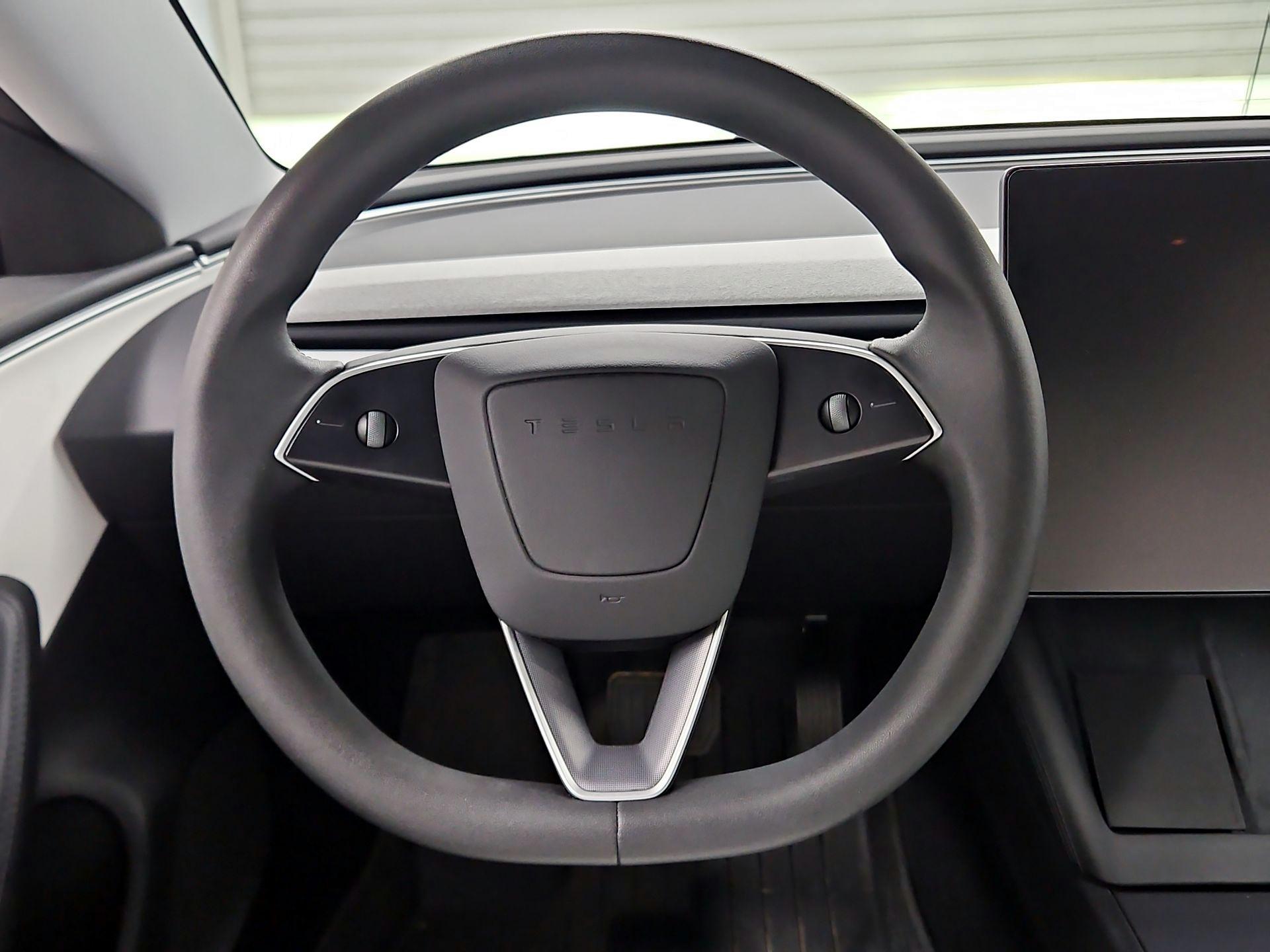 Thumbnail: 2025 Tesla Model 3 - 10