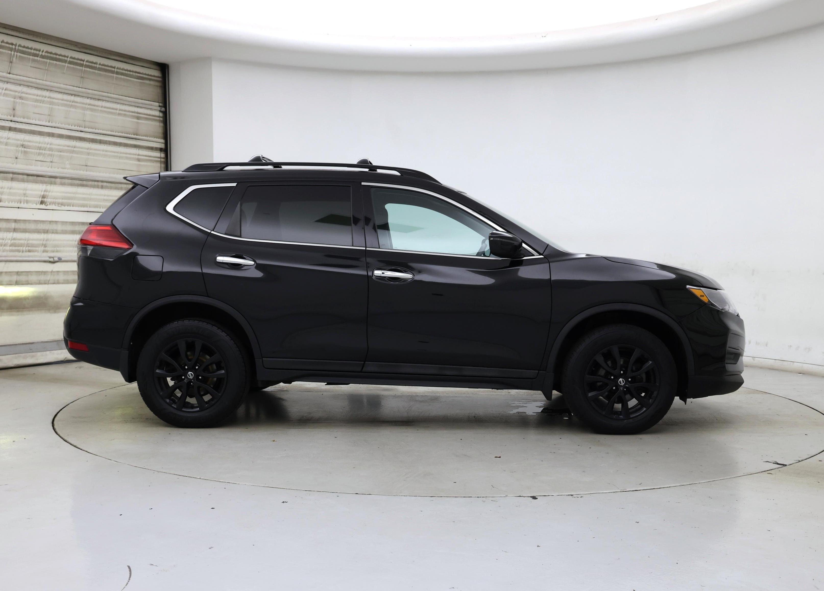 Thumbnail: 2017 Nissan Rogue - 7
