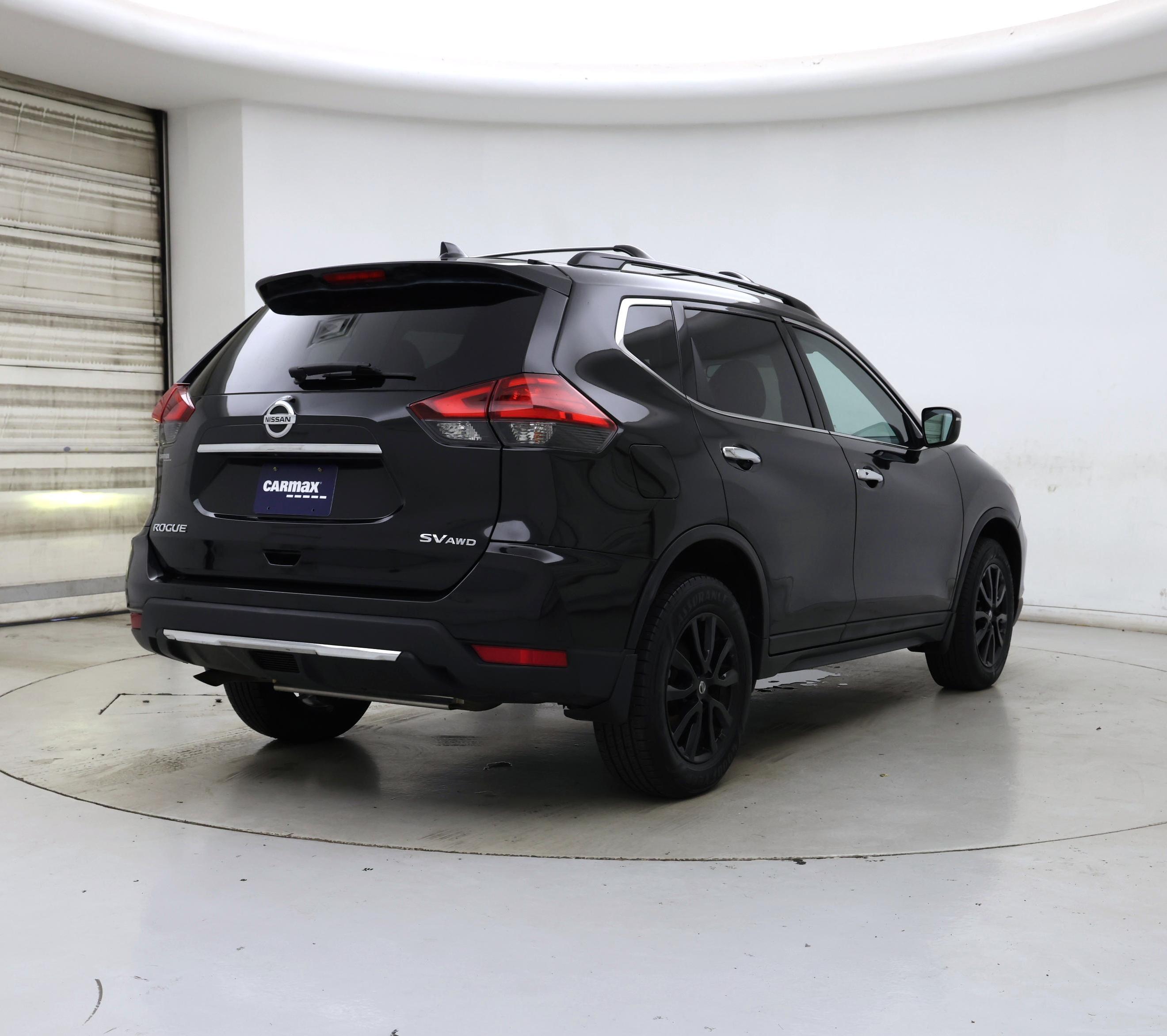 Thumbnail: 2017 Nissan Rogue - 8