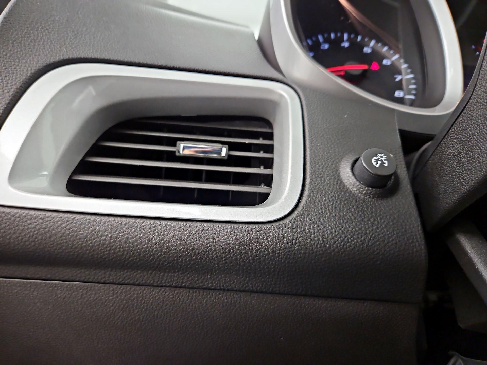 Thumbnail: 2015 Chevrolet Equinox - 13