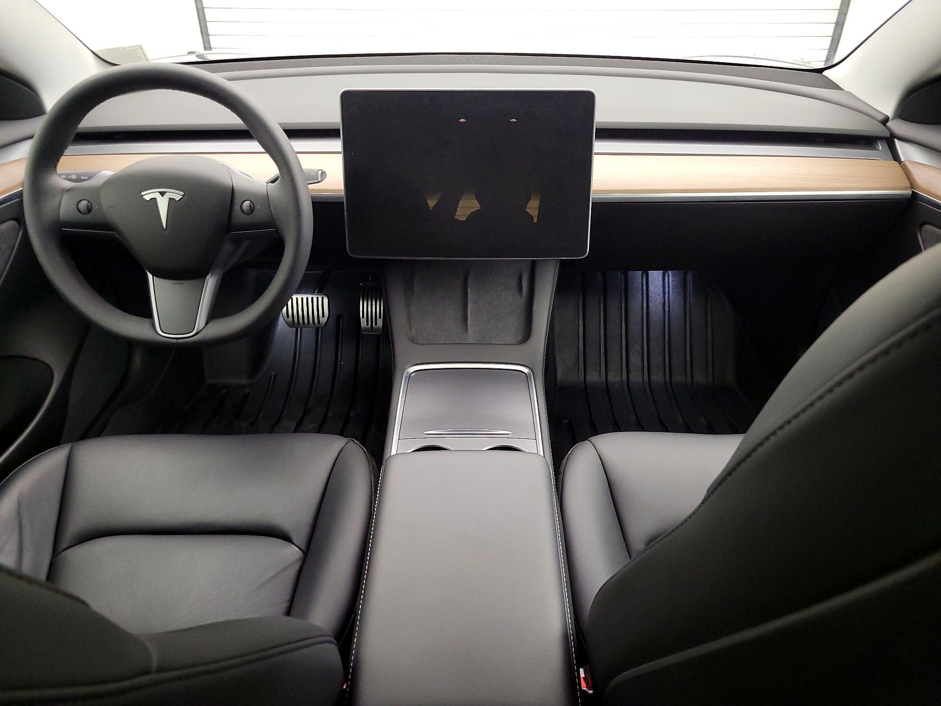 Thumbnail: 2021 Tesla Model 3 - 9