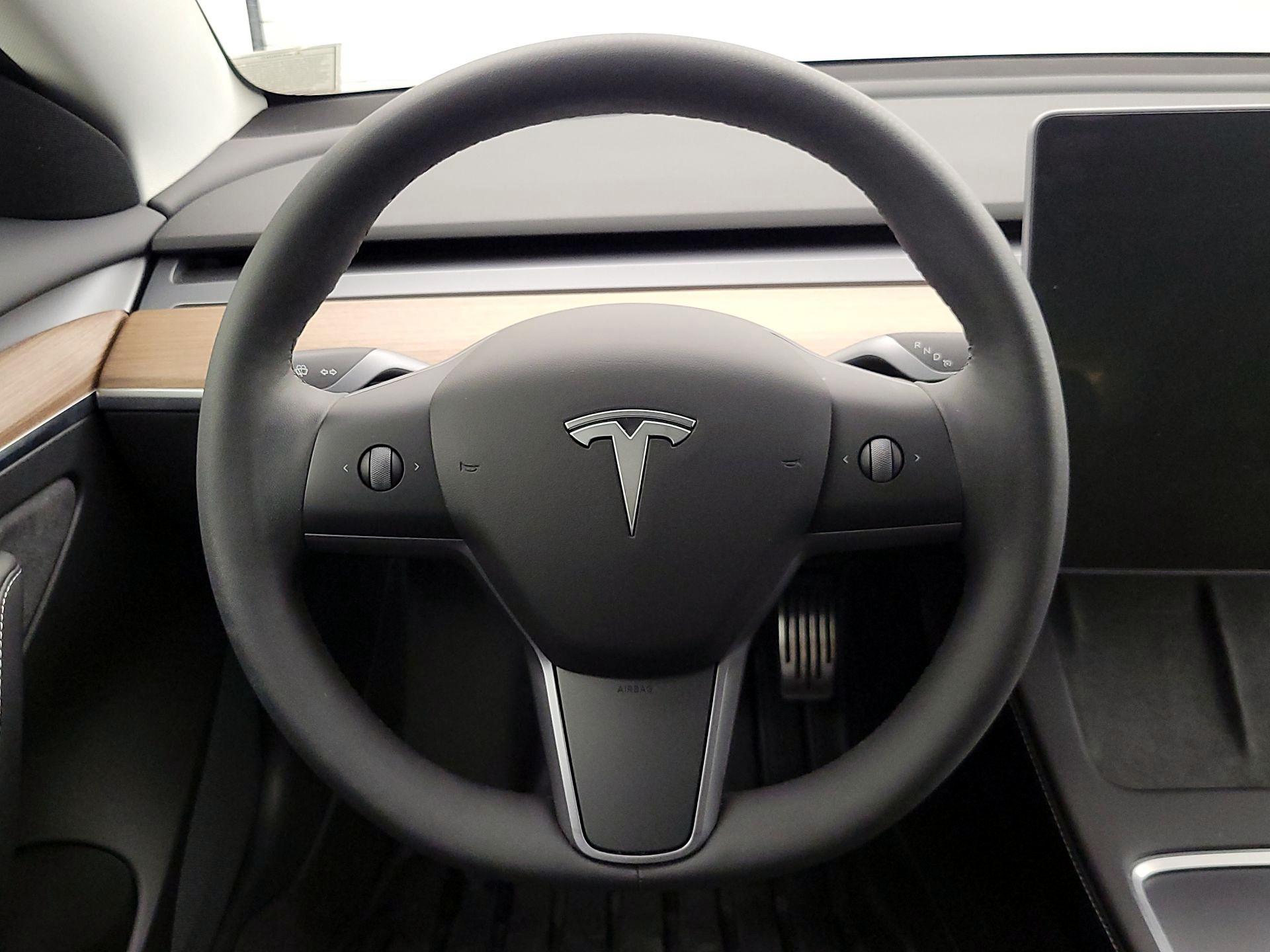 Thumbnail: 2021 Tesla Model 3 - 10