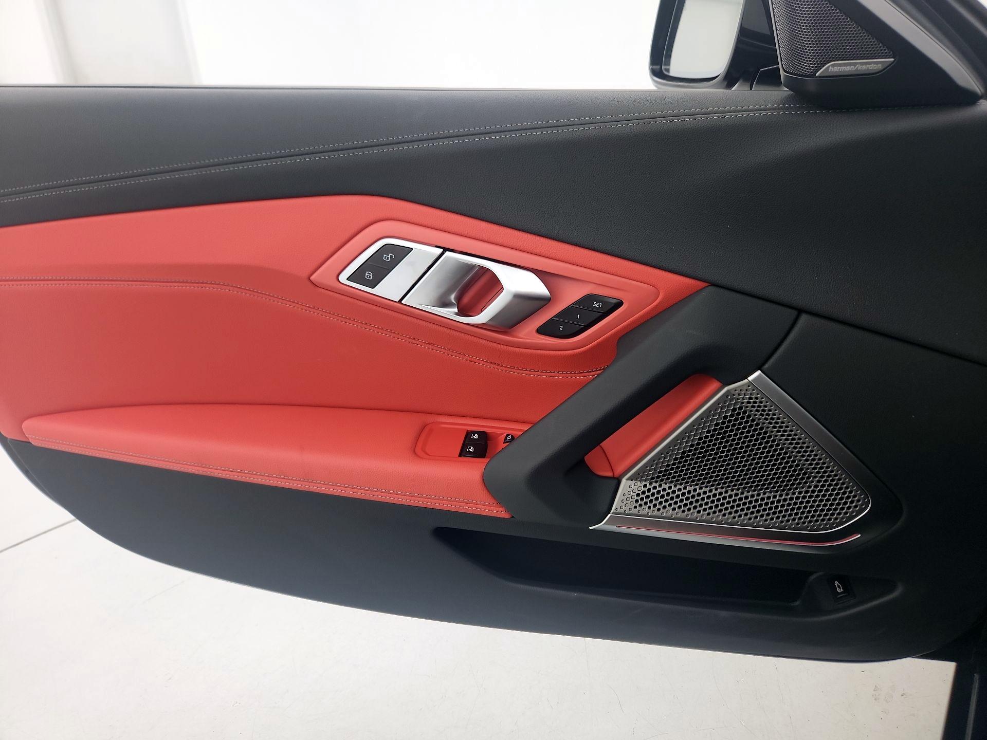 Thumbnail: 2026 BMW Z4 - 12