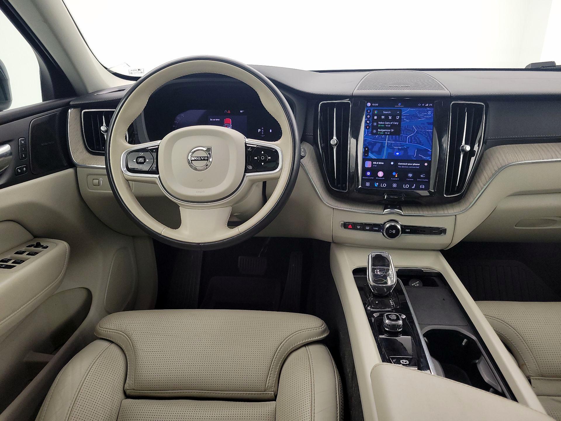 Thumbnail: 2022 Volvo XC60 - 10