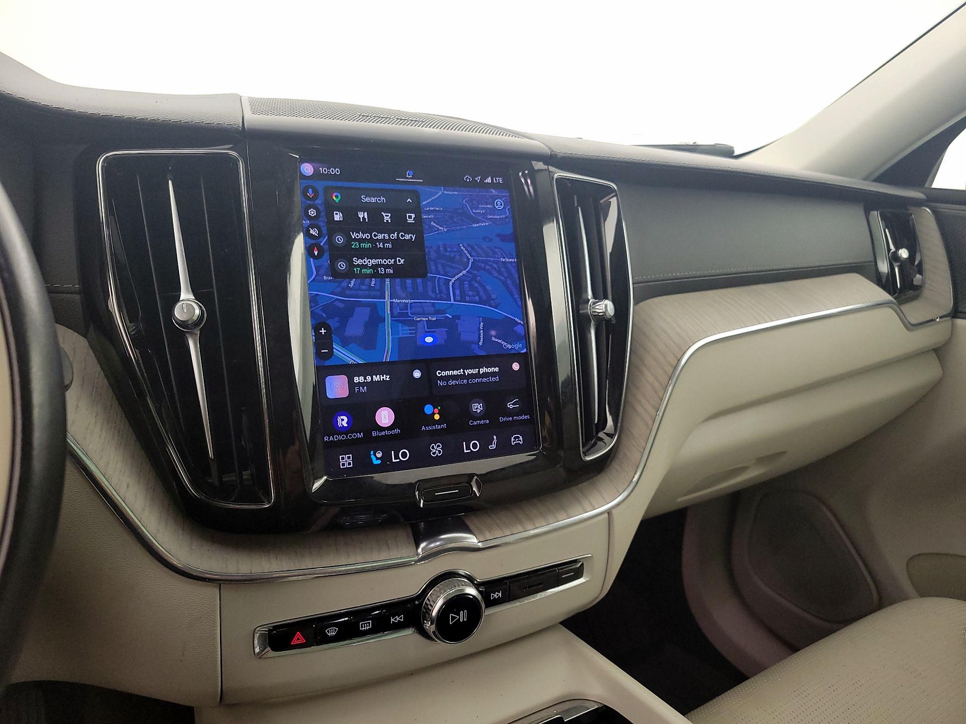 Thumbnail: 2022 Volvo XC60 - 14