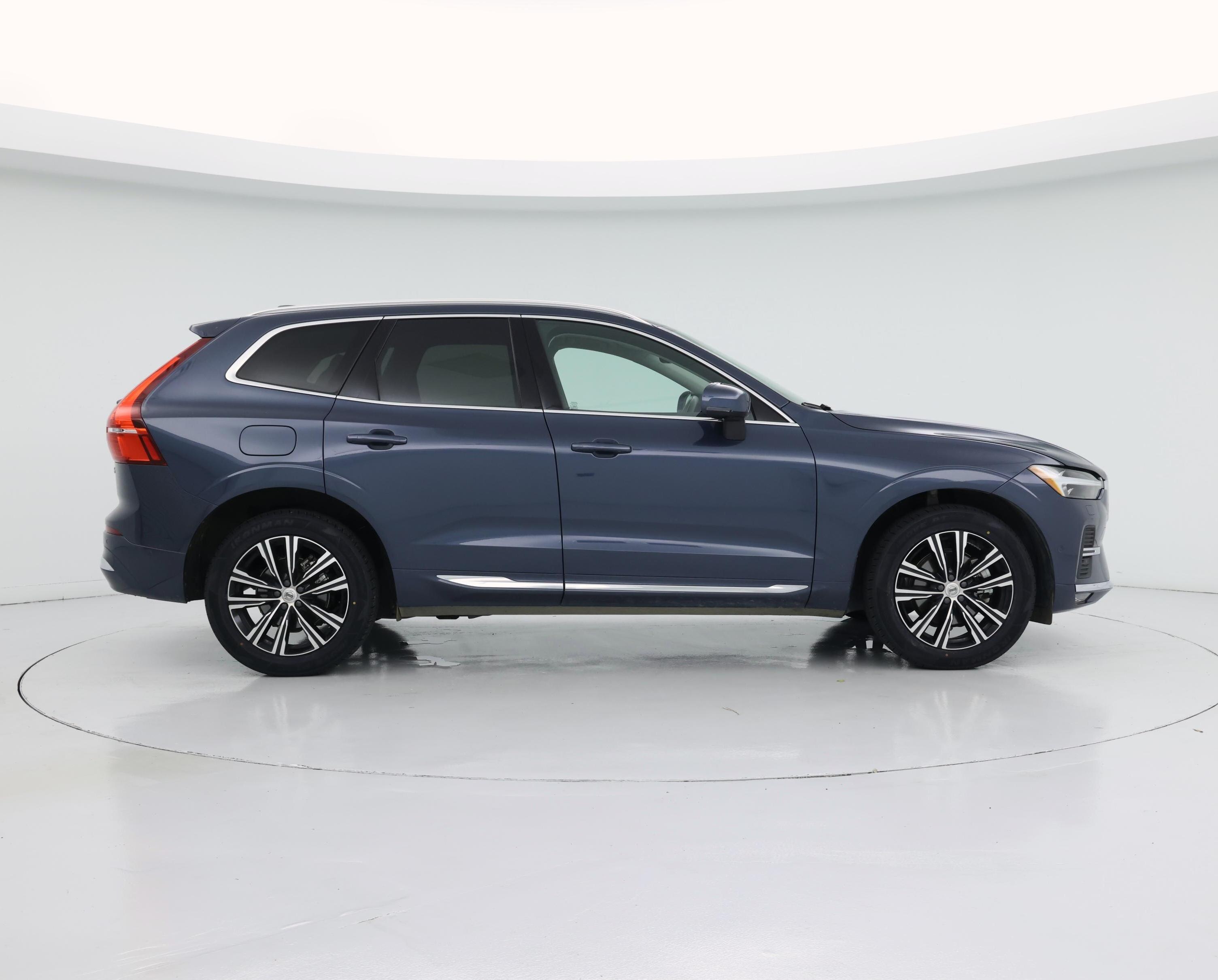 Thumbnail: 2022 Volvo XC60 - 7