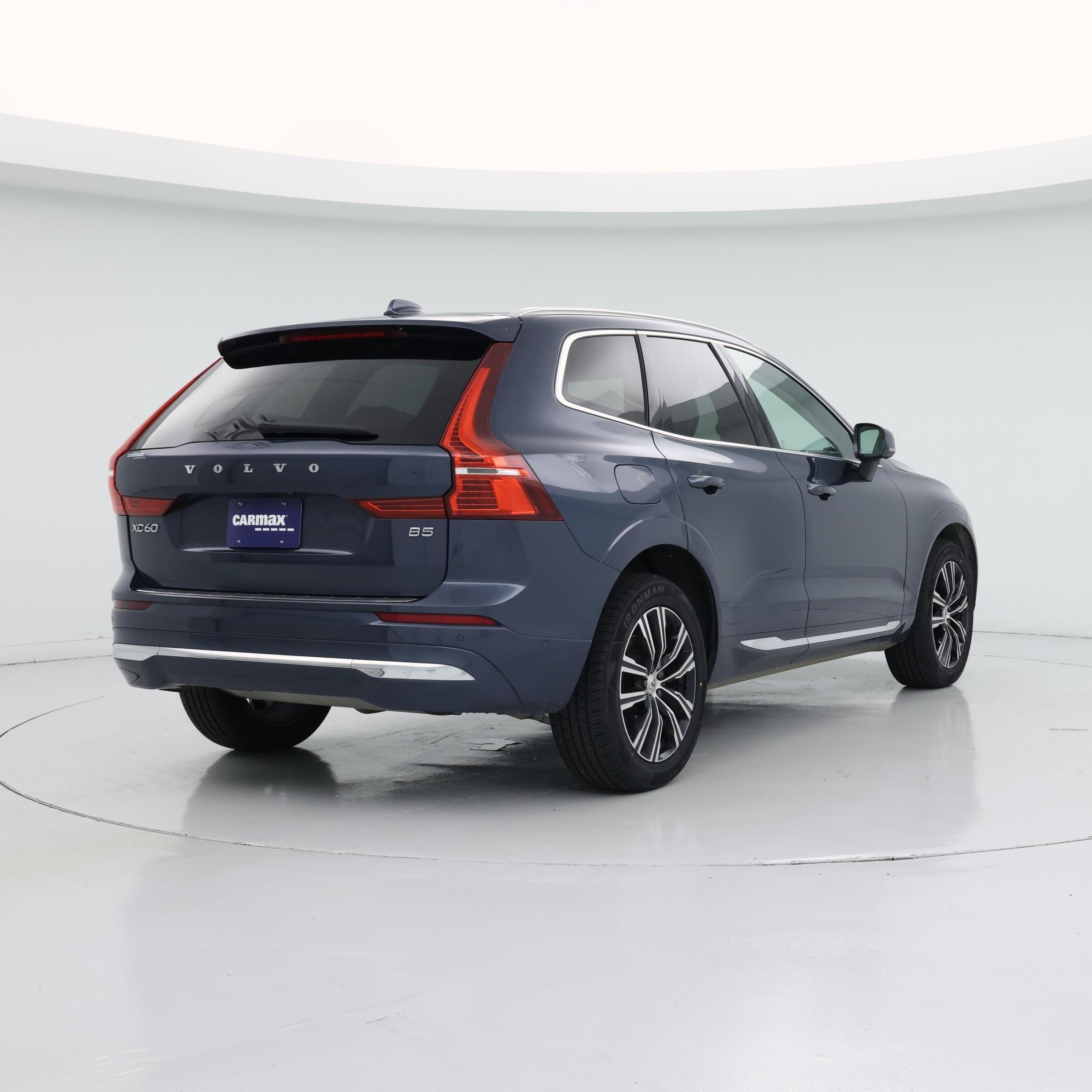 Thumbnail: 2022 Volvo XC60 - 8