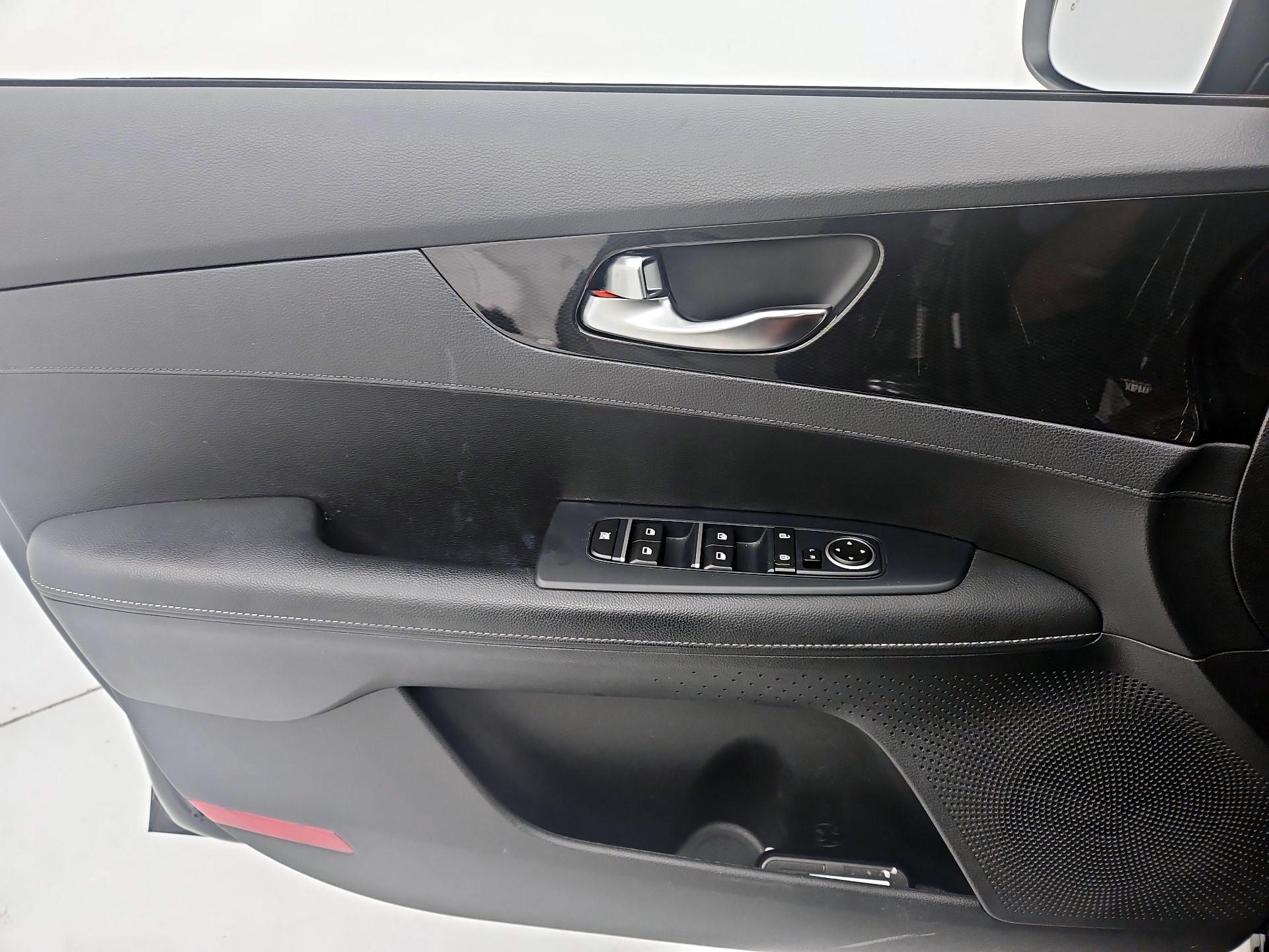Thumbnail: 2020 Kia Forte - 12